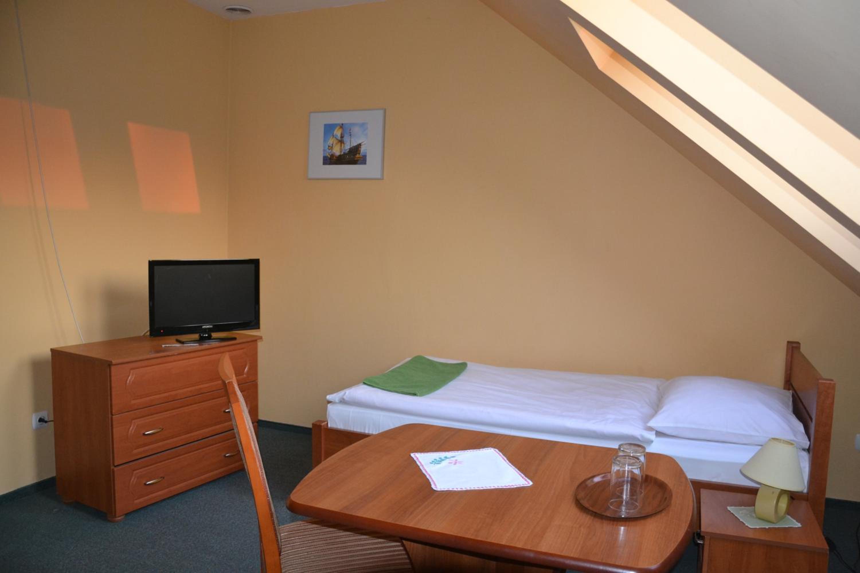Single Room photo 2
