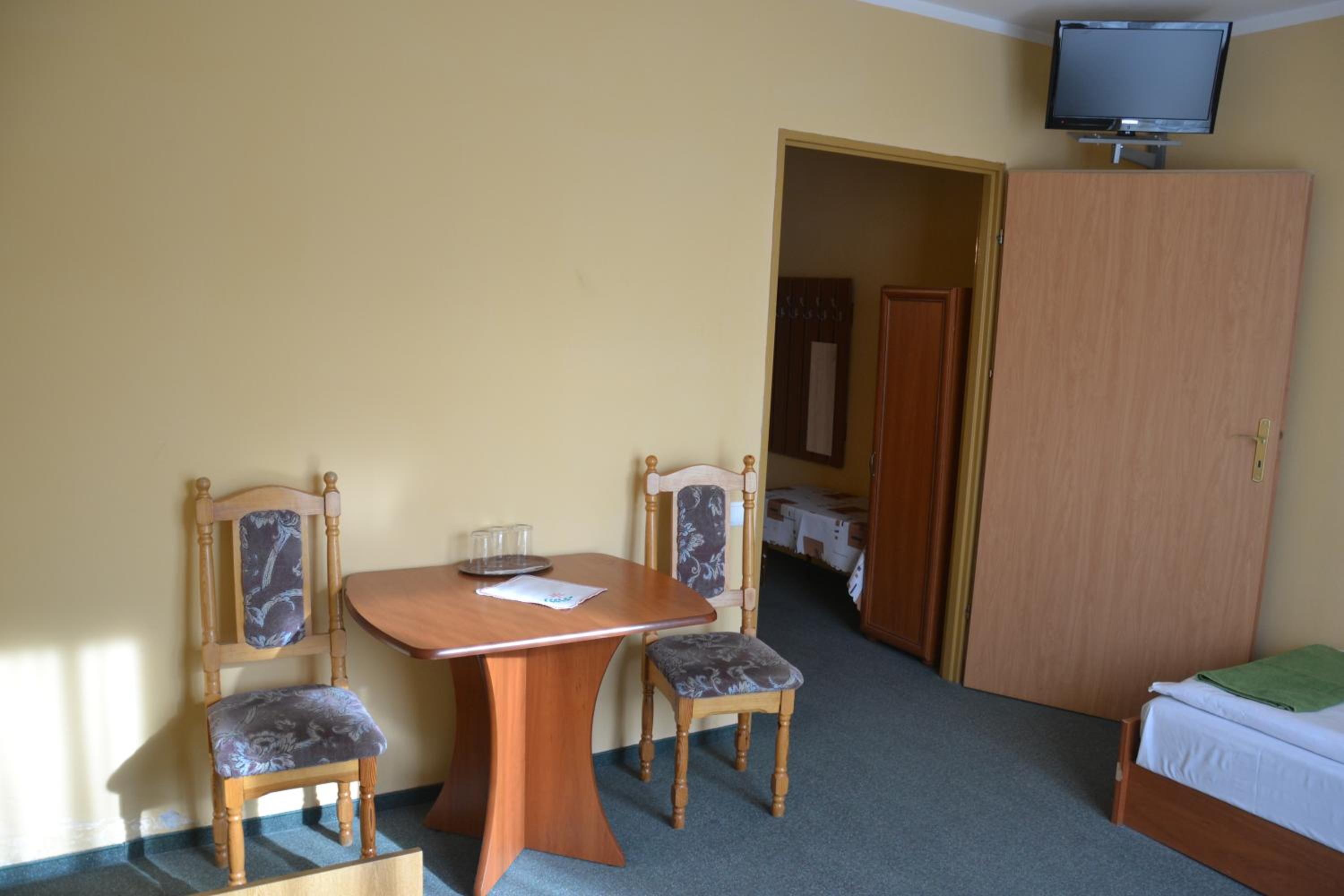 Double Room - Disability Access photo 3