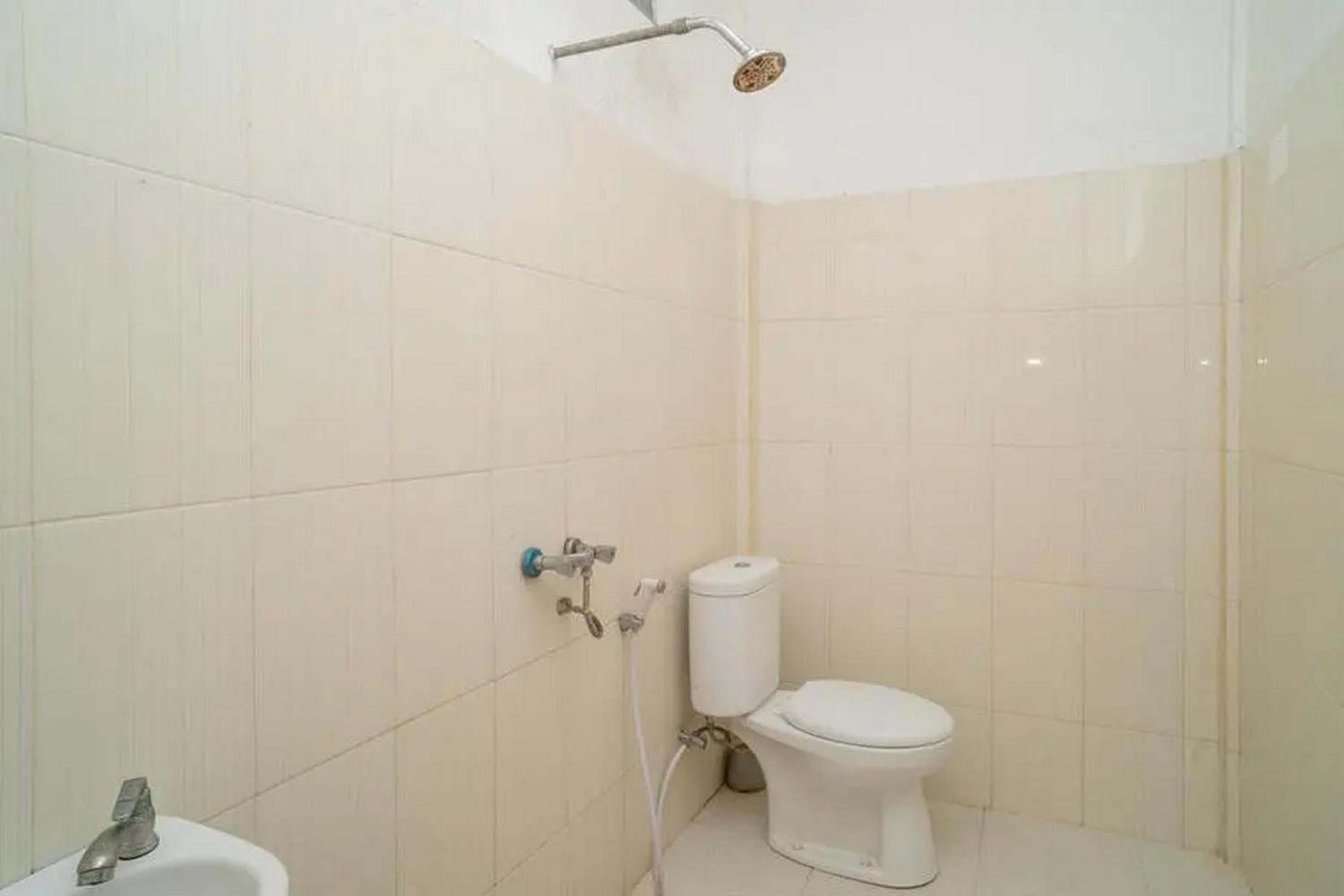 Budget Double Room photo 3