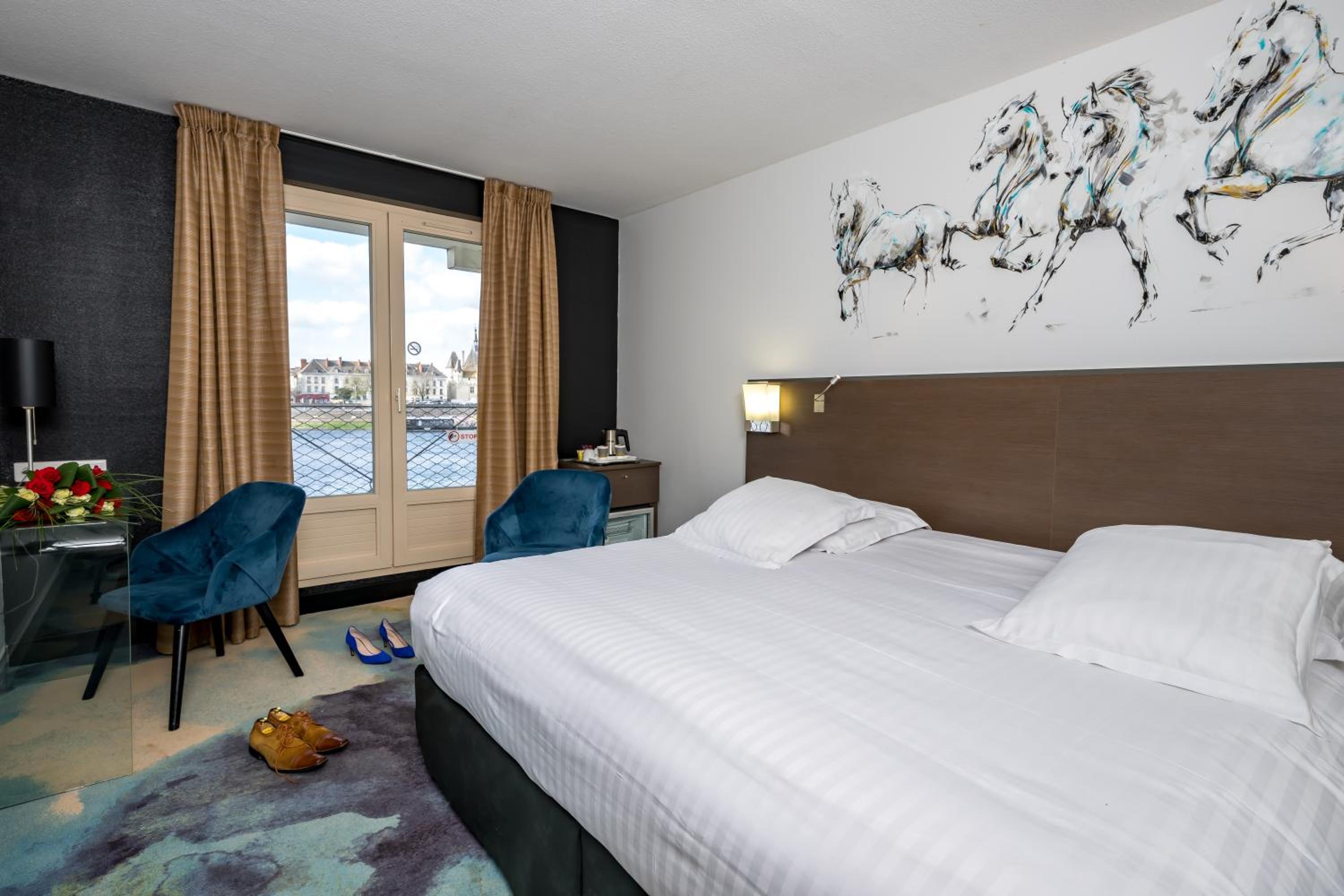 Superior King Room With River View photo 1