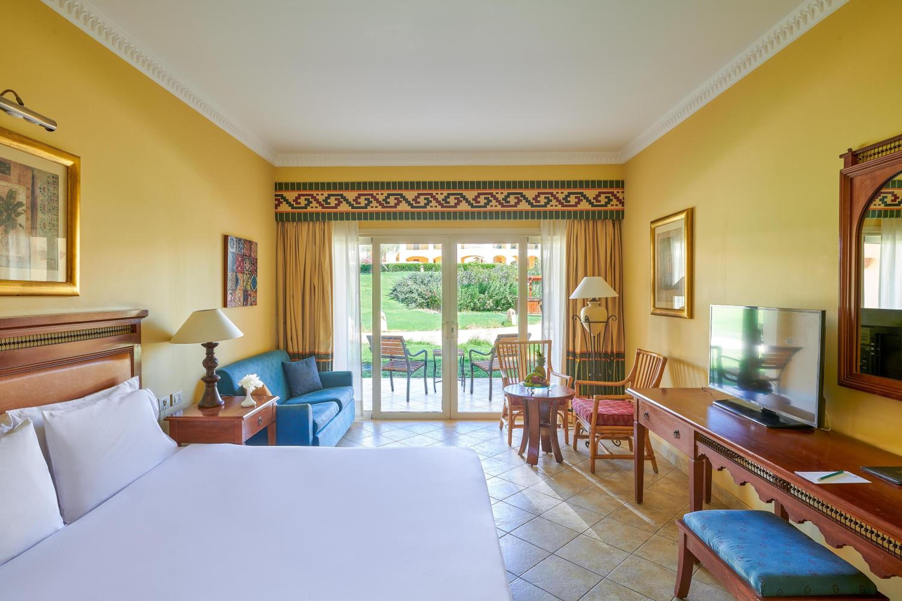 Garden View Room, King Bed