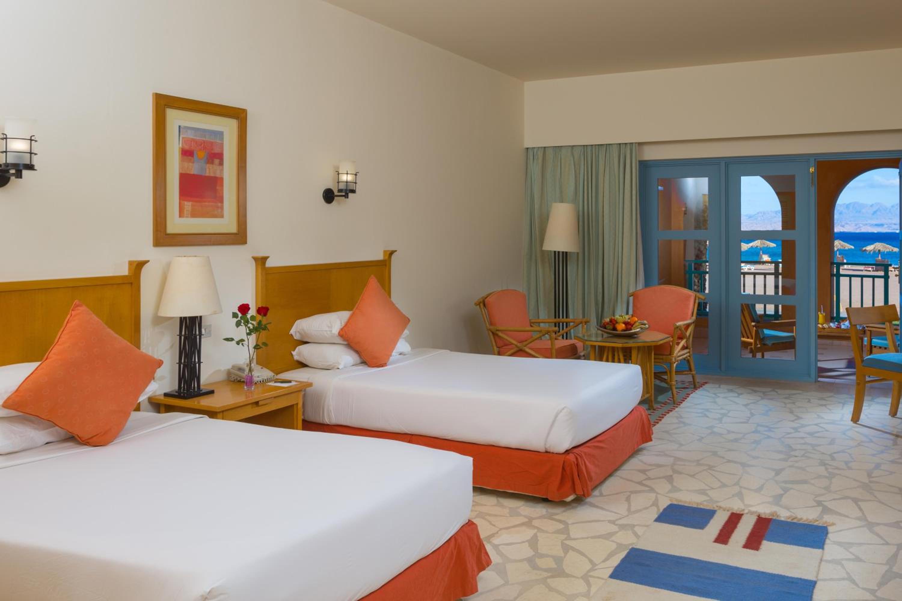 Standard Room Pool and Sea View Twin Bed