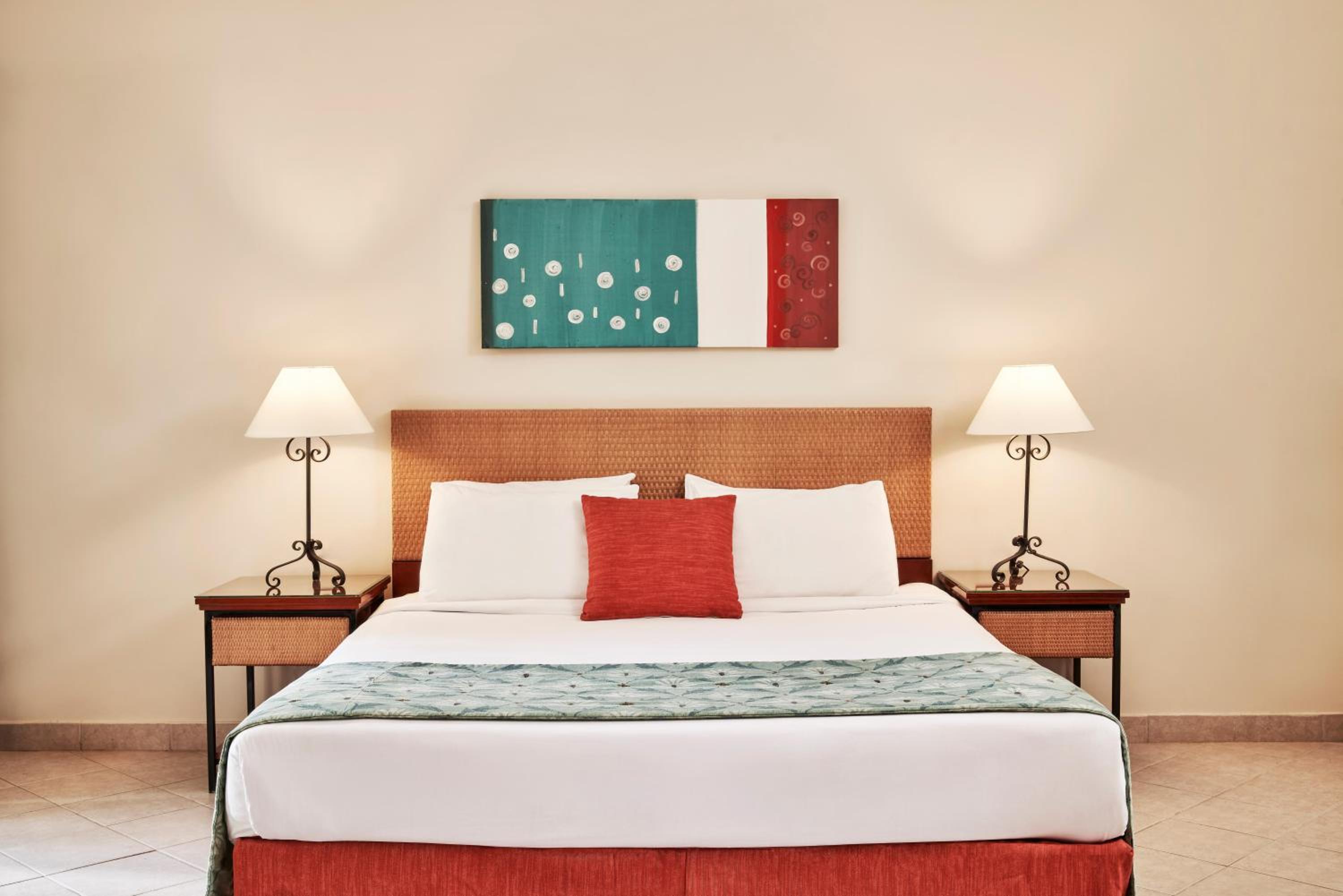 Deluxe Room - Photo 2