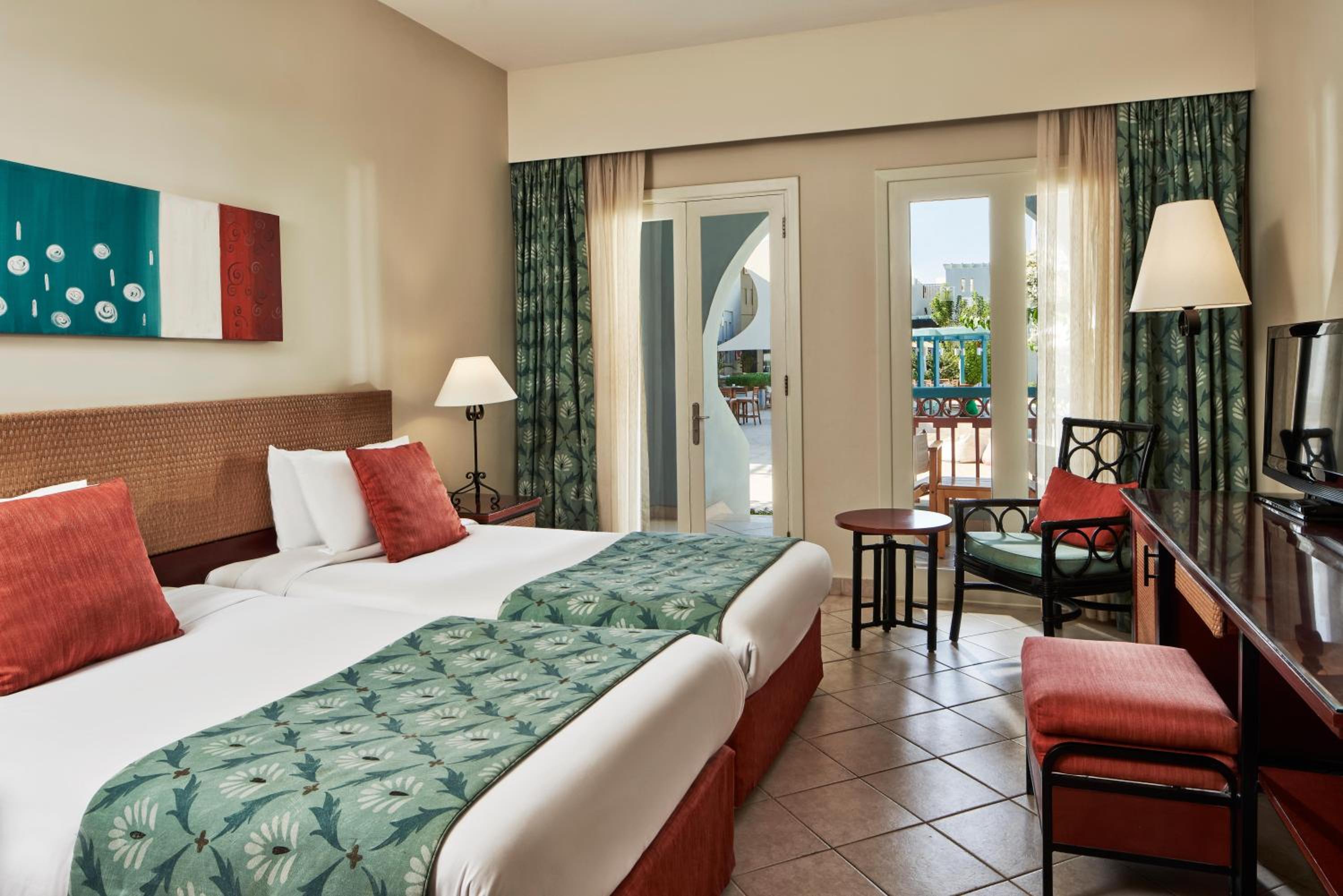 Deluxe Room - Photo 3