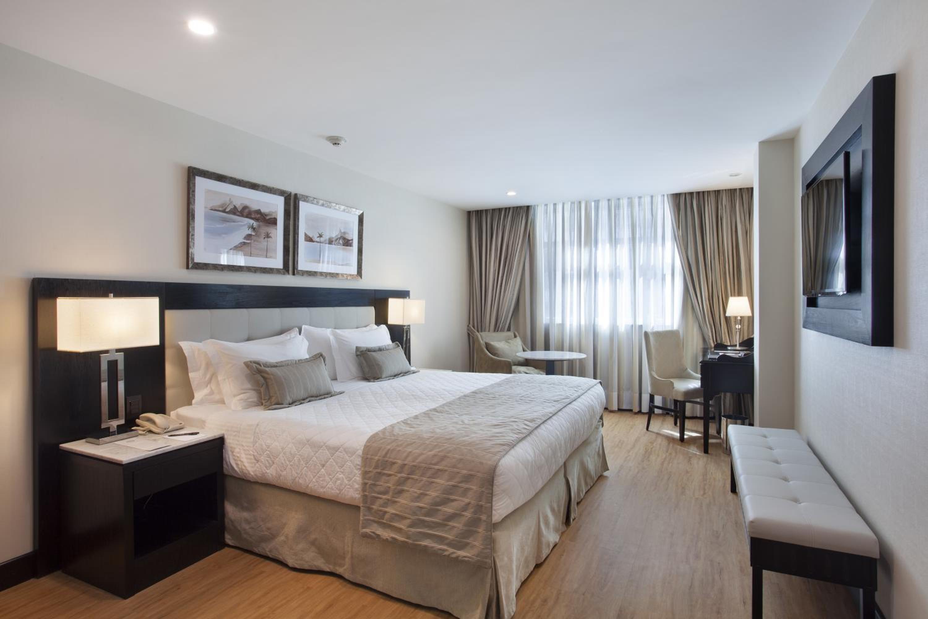 Superior Double Room with Partial Ocean View