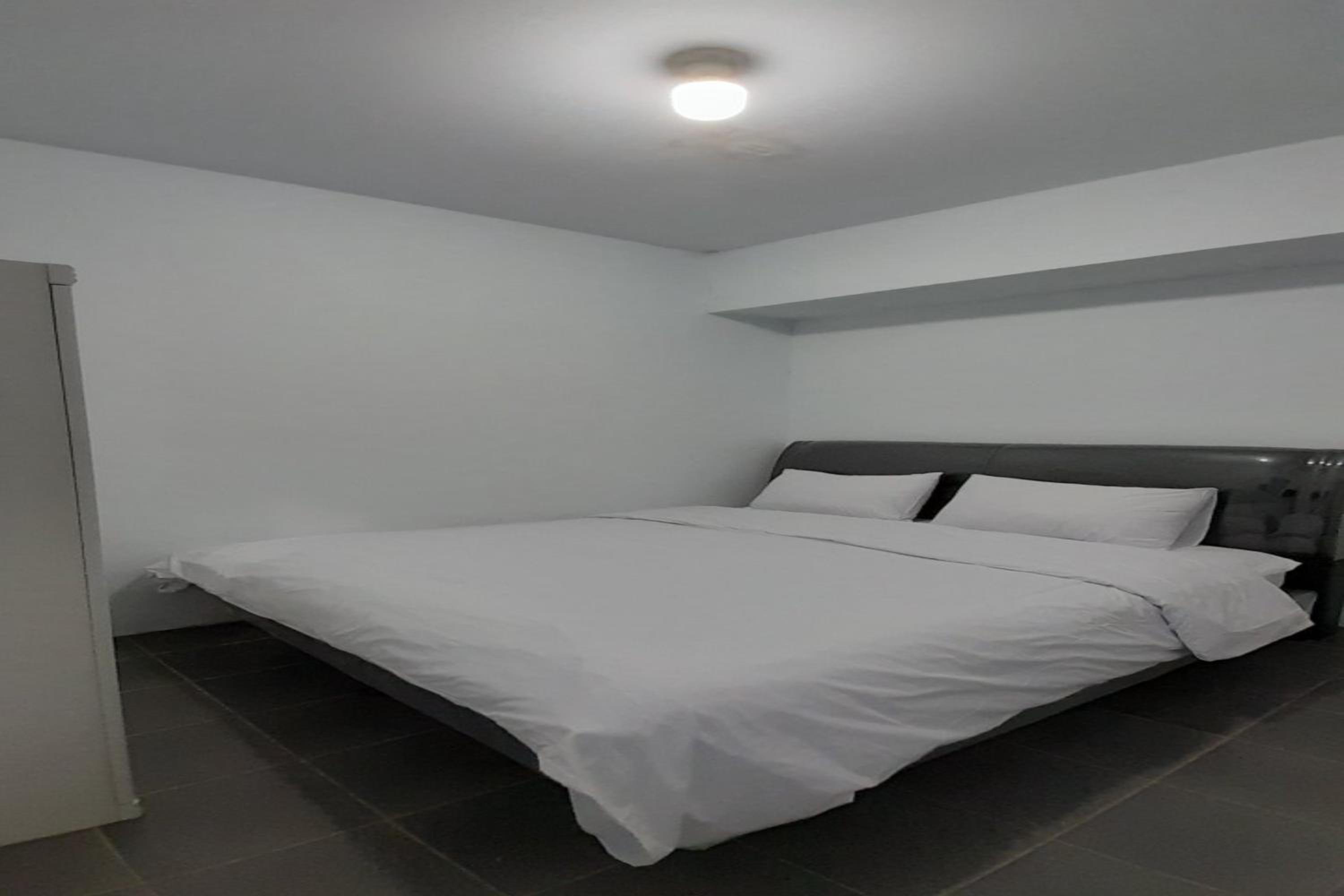 Double Room - Photo 6