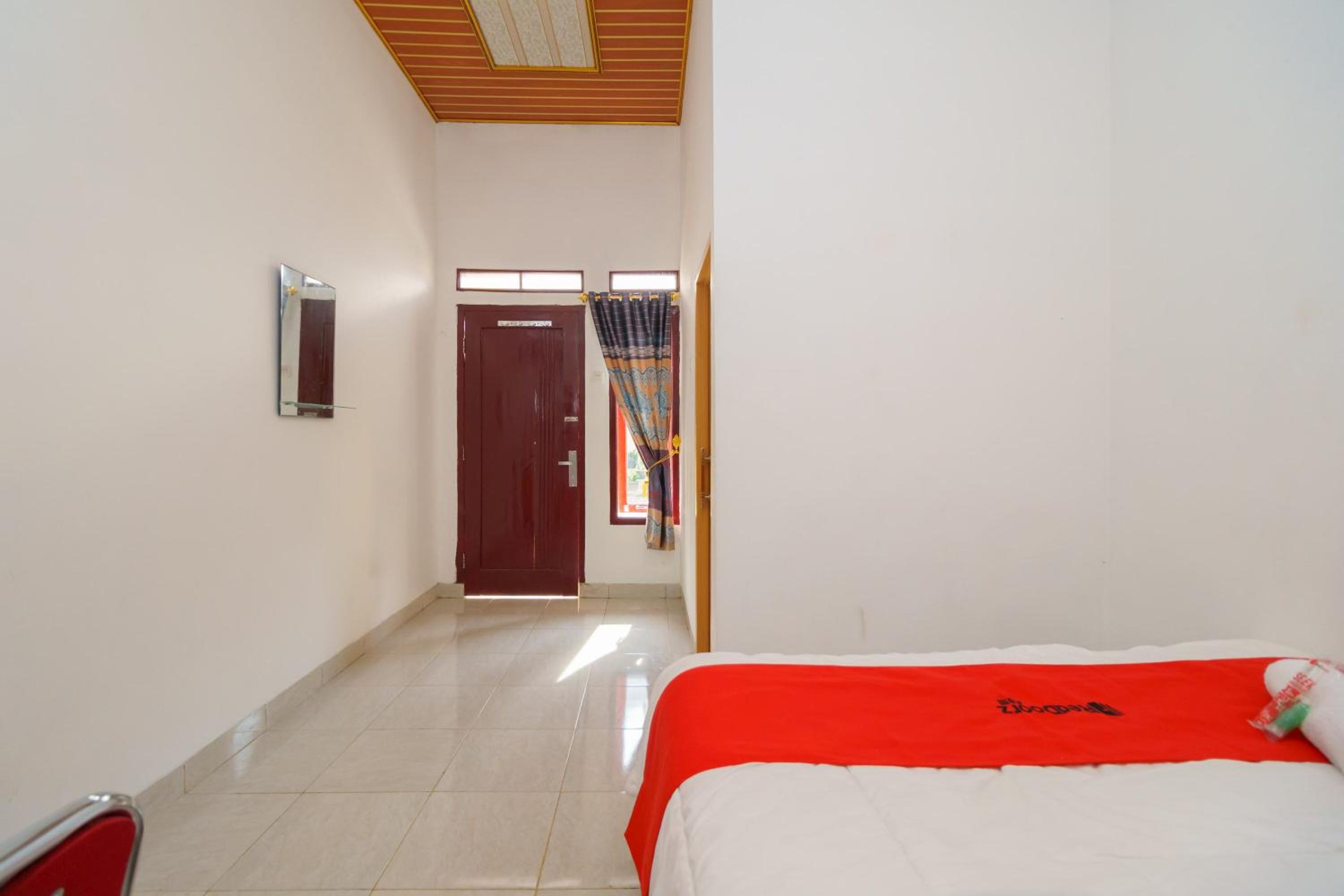 Standard Double Room - Photo 4