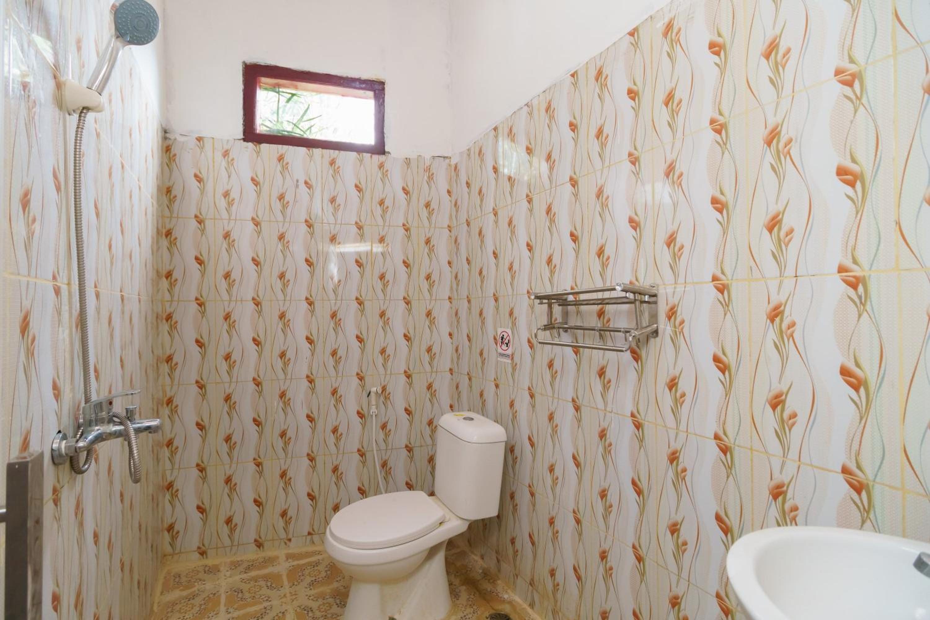 Standard Double Room - Photo 9