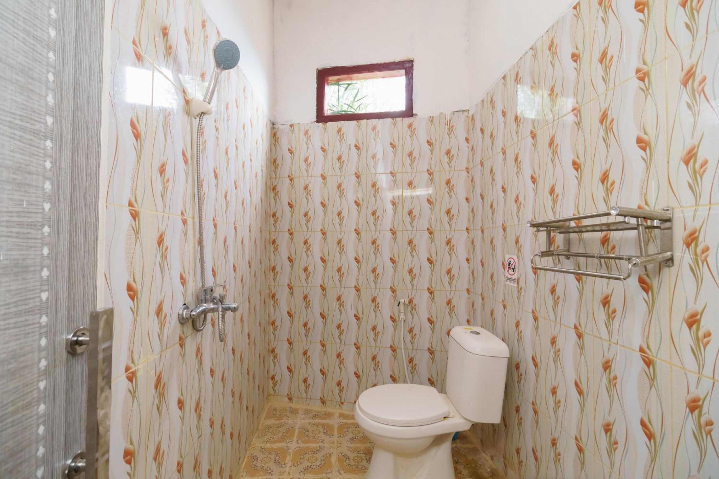 Standard Double Room - Photo 8