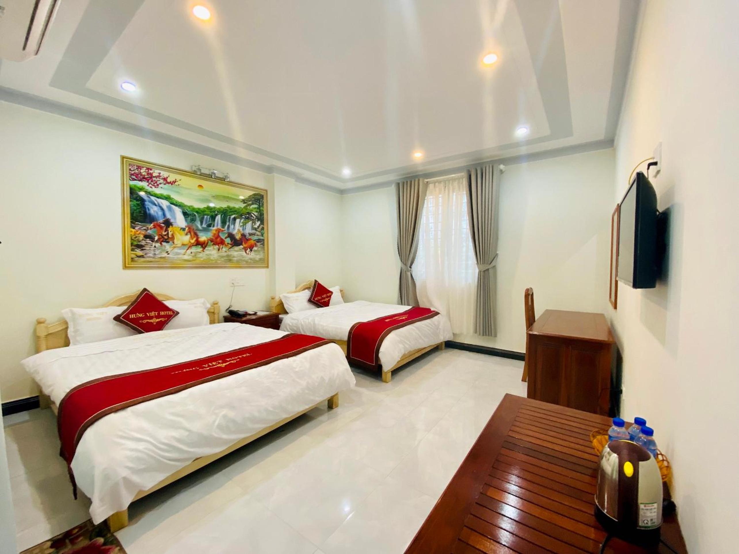 Quadruple Room with Private Bathroom