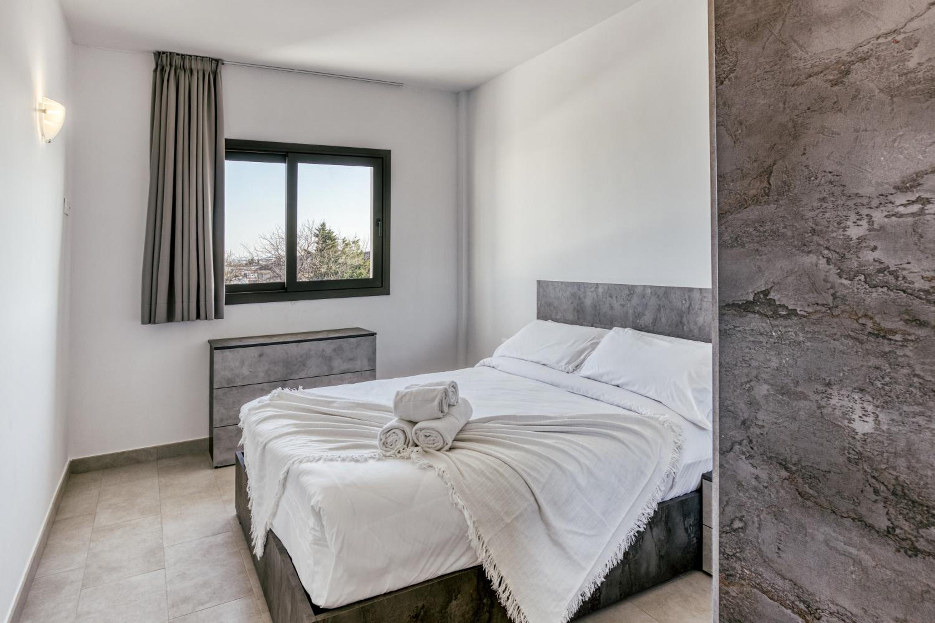 Apartamento de un dormitorio superior con balcón