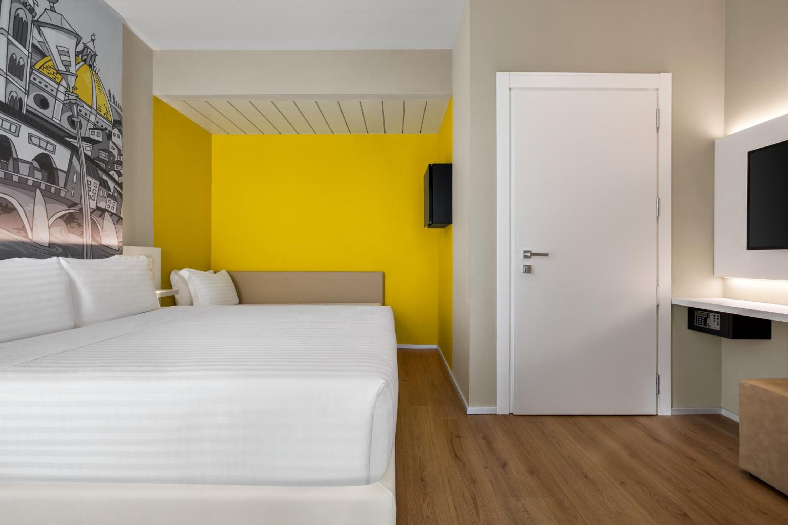 1 Double Bed, Mobility Accessible Room, Roll-In shower, Non-Smoking
