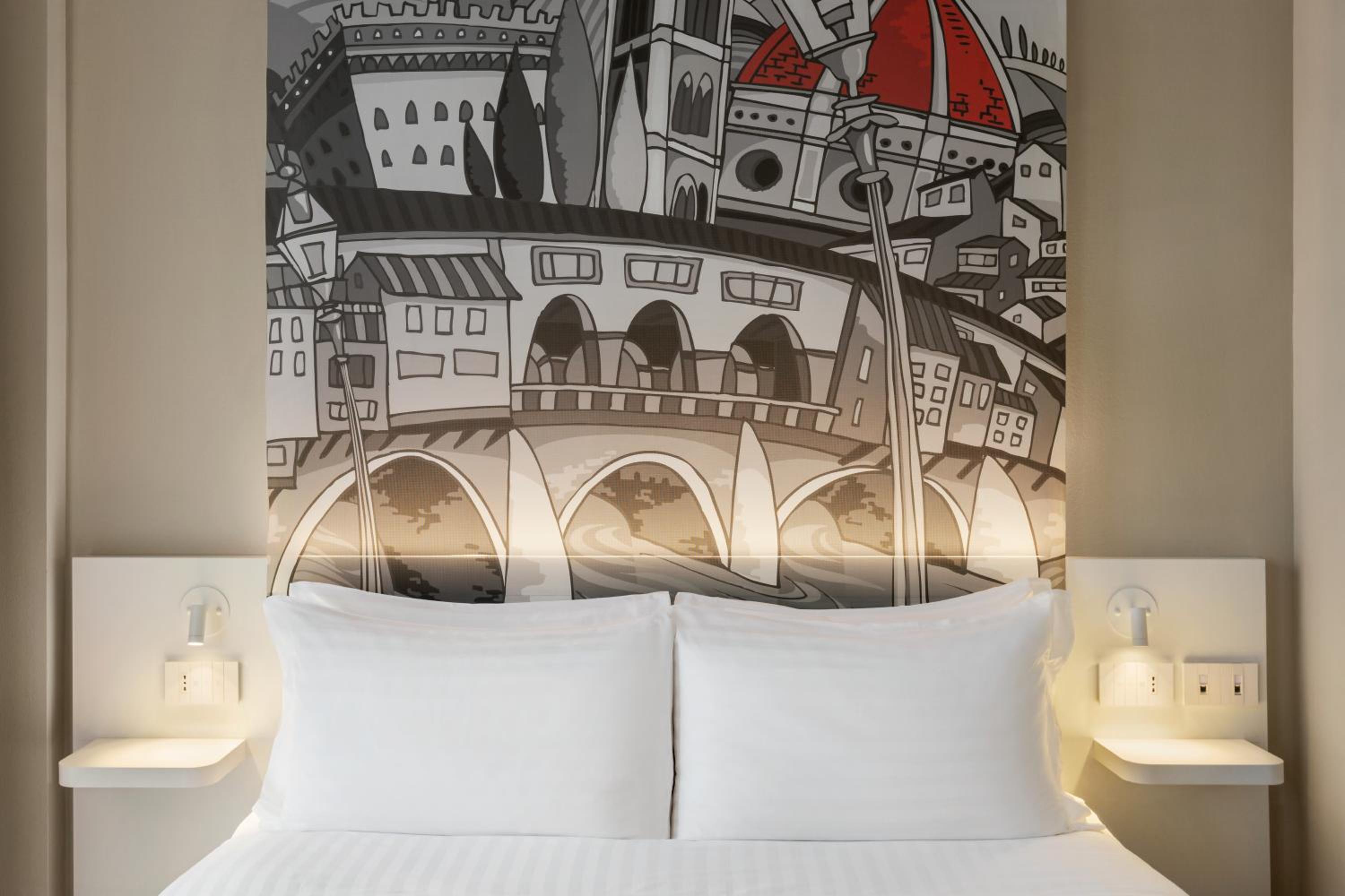 1 Queen Bed, Standard, Non-Smoking