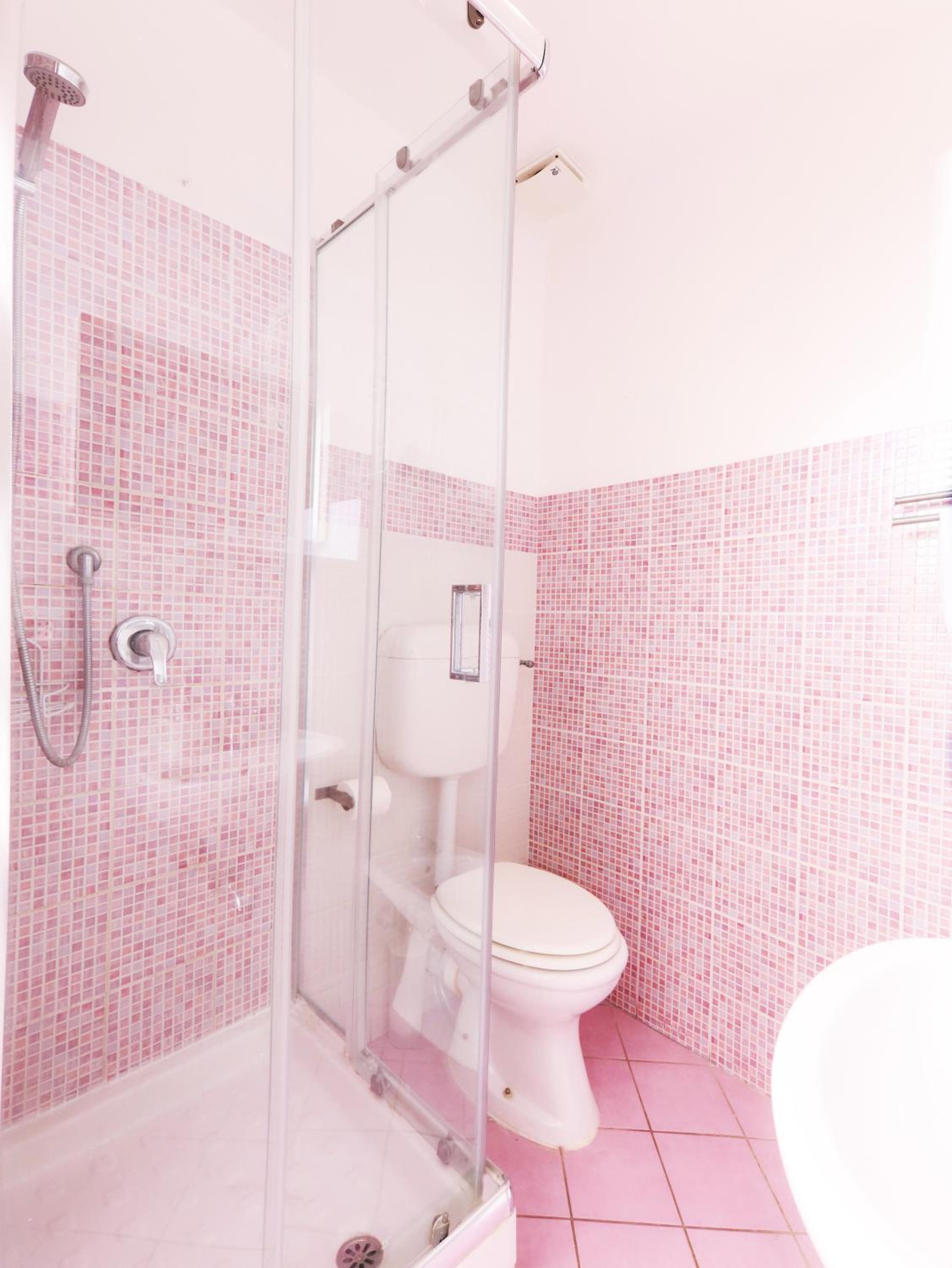 Deluxe Double Room with Shower photo 2
