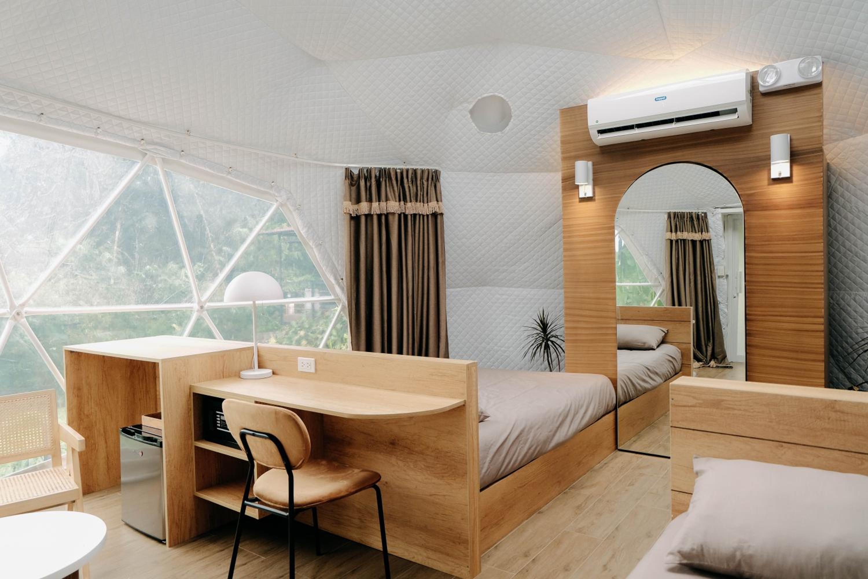 Peakway Dome 4 with Firepit