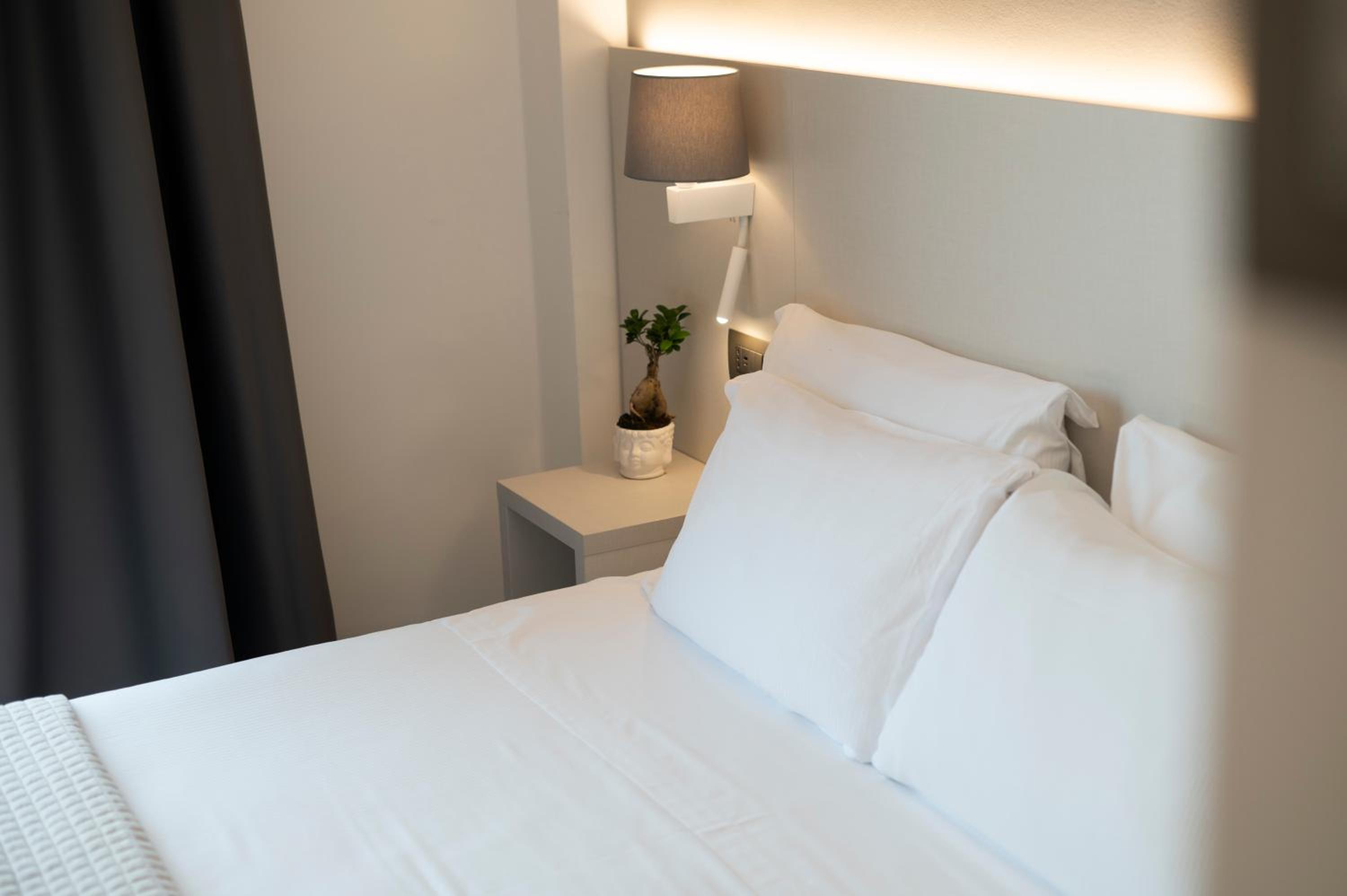 Double Room - Photo 3