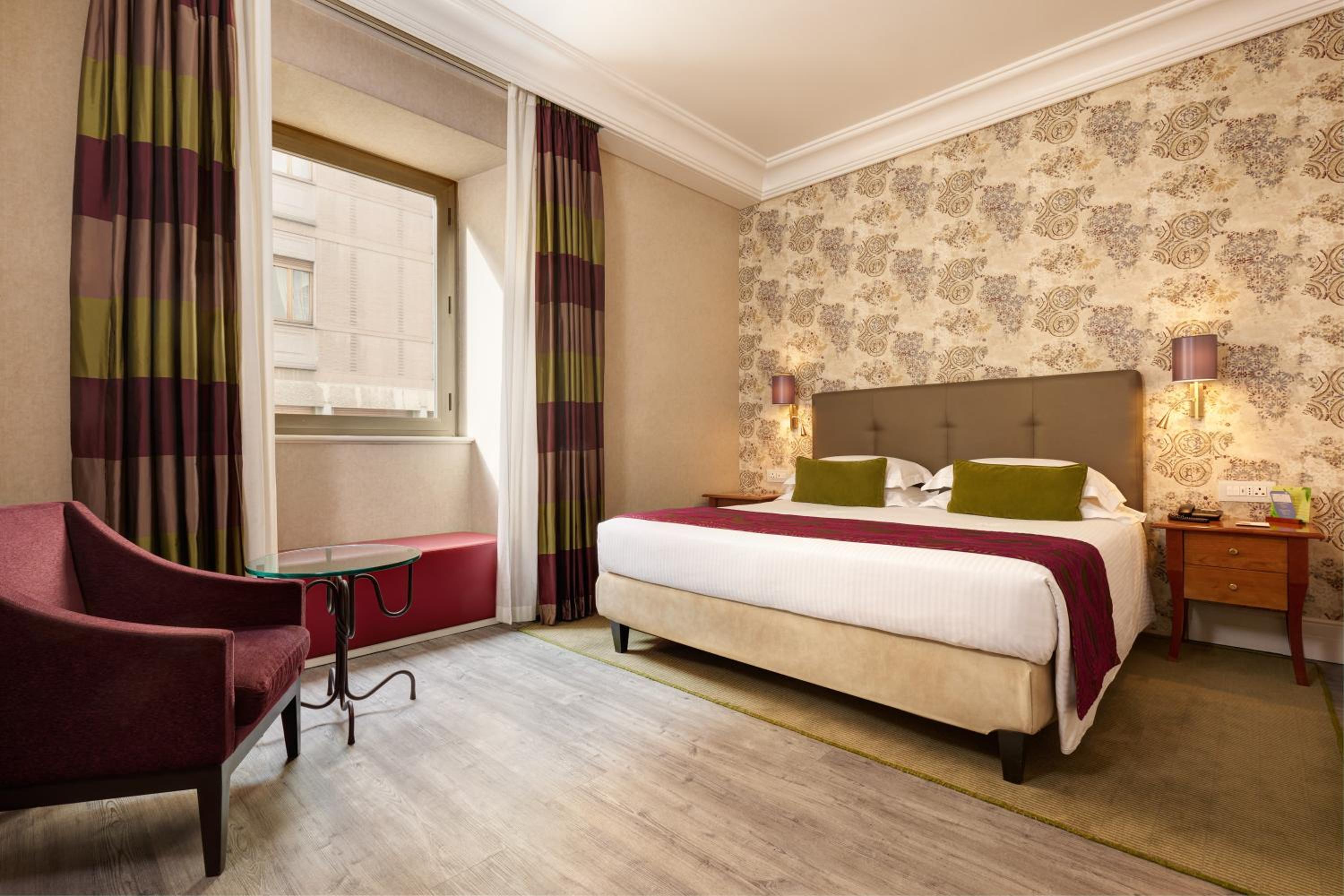 Single Room thumbnail 6