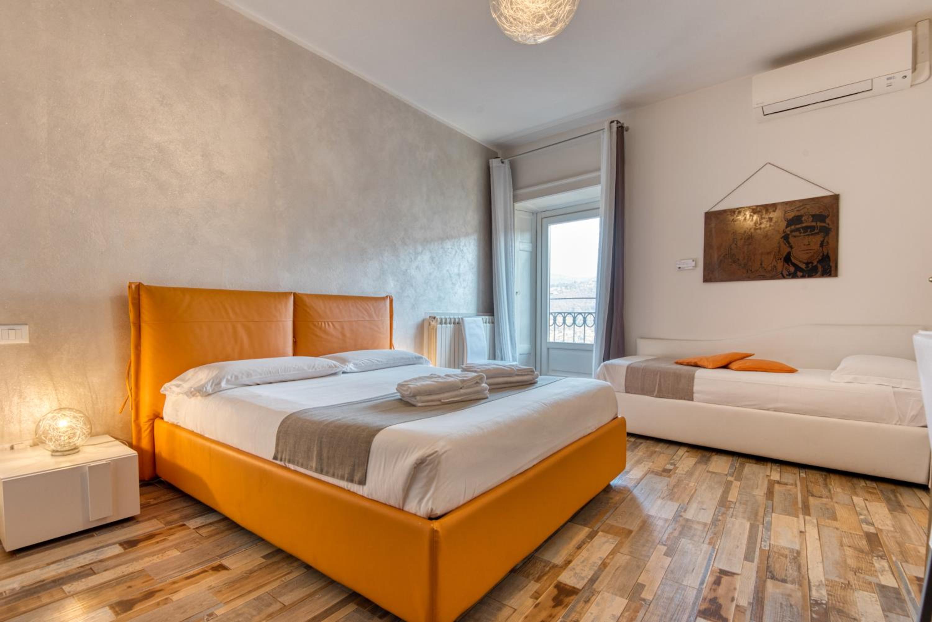 Large Double Room with Private Internal Bathroom photo 1