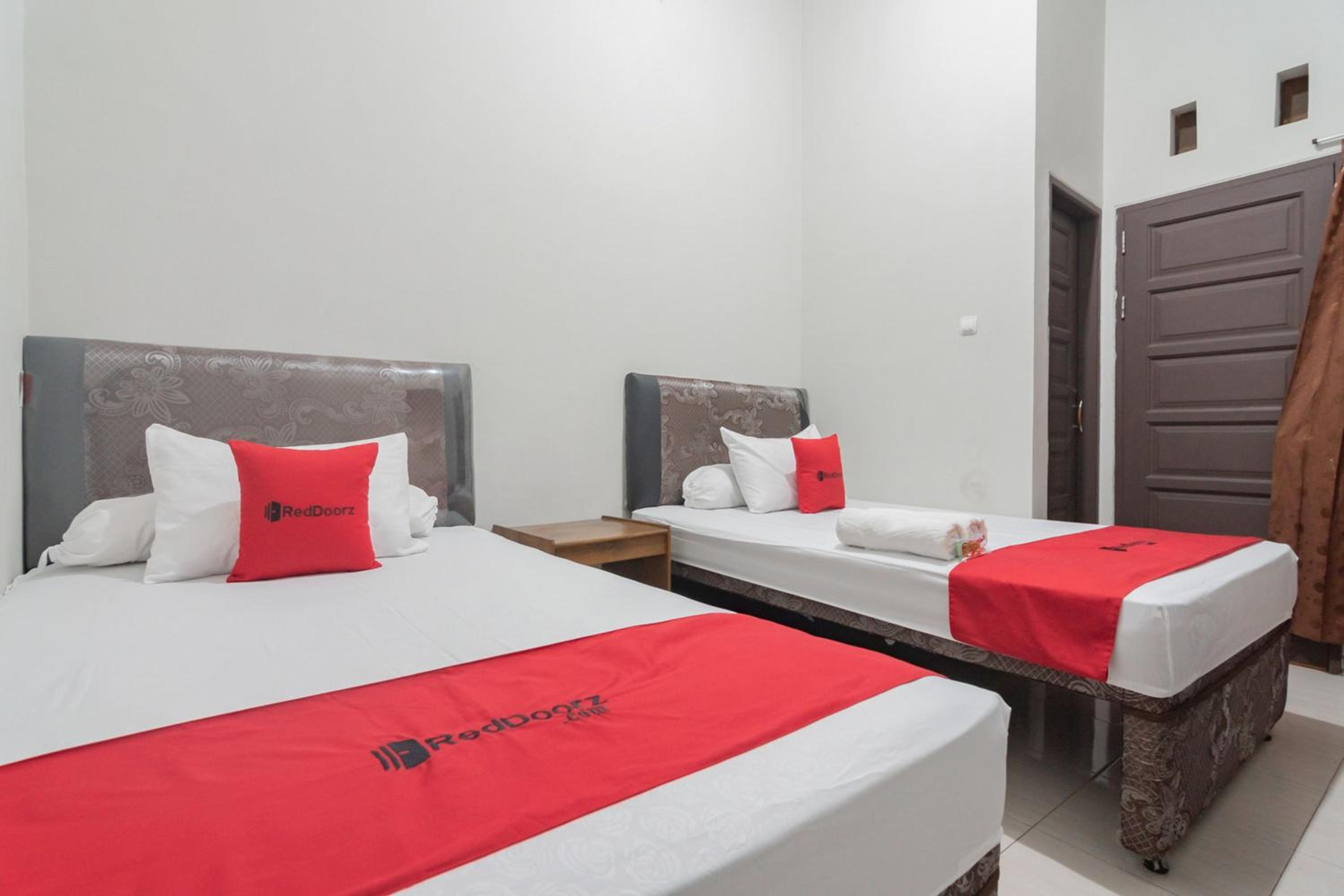 Standard Twin Room - Photo 6
