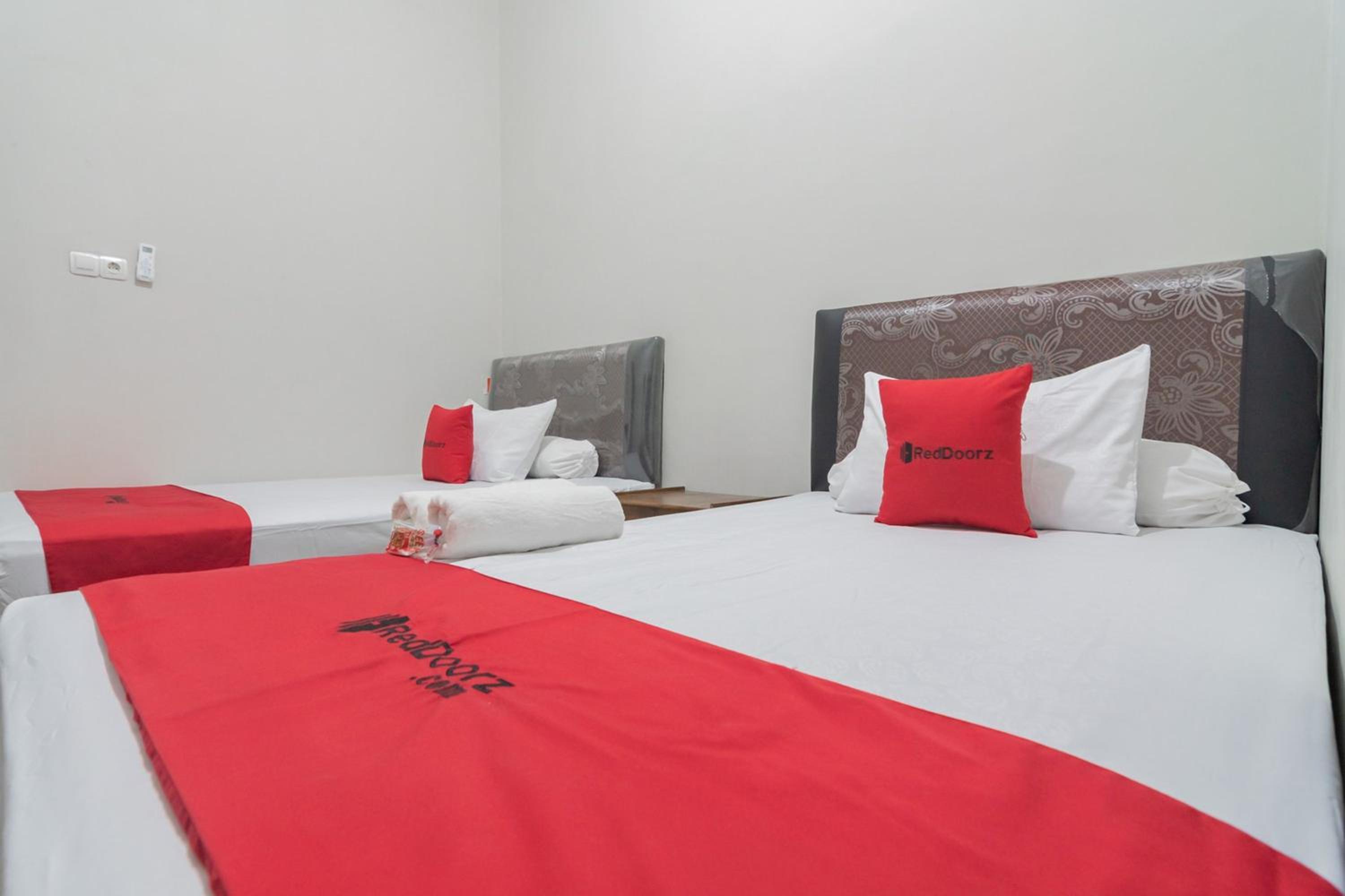 Standard Twin Room - Photo 5