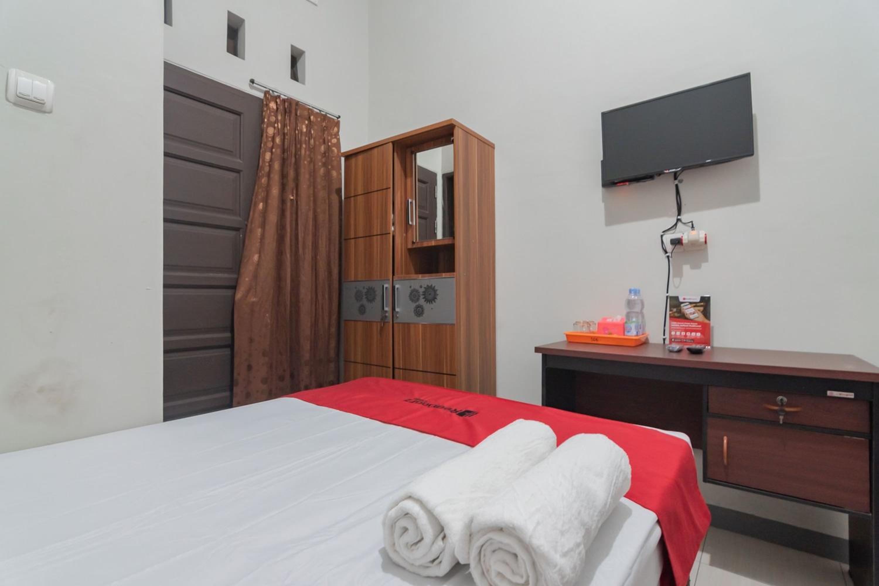Standard Twin Room - Photo 1