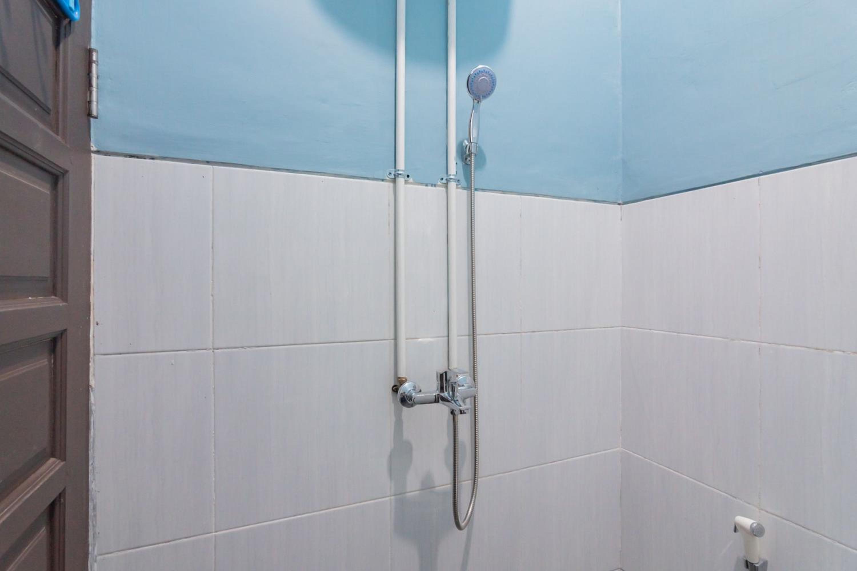 Standard Twin Room - Photo 2
