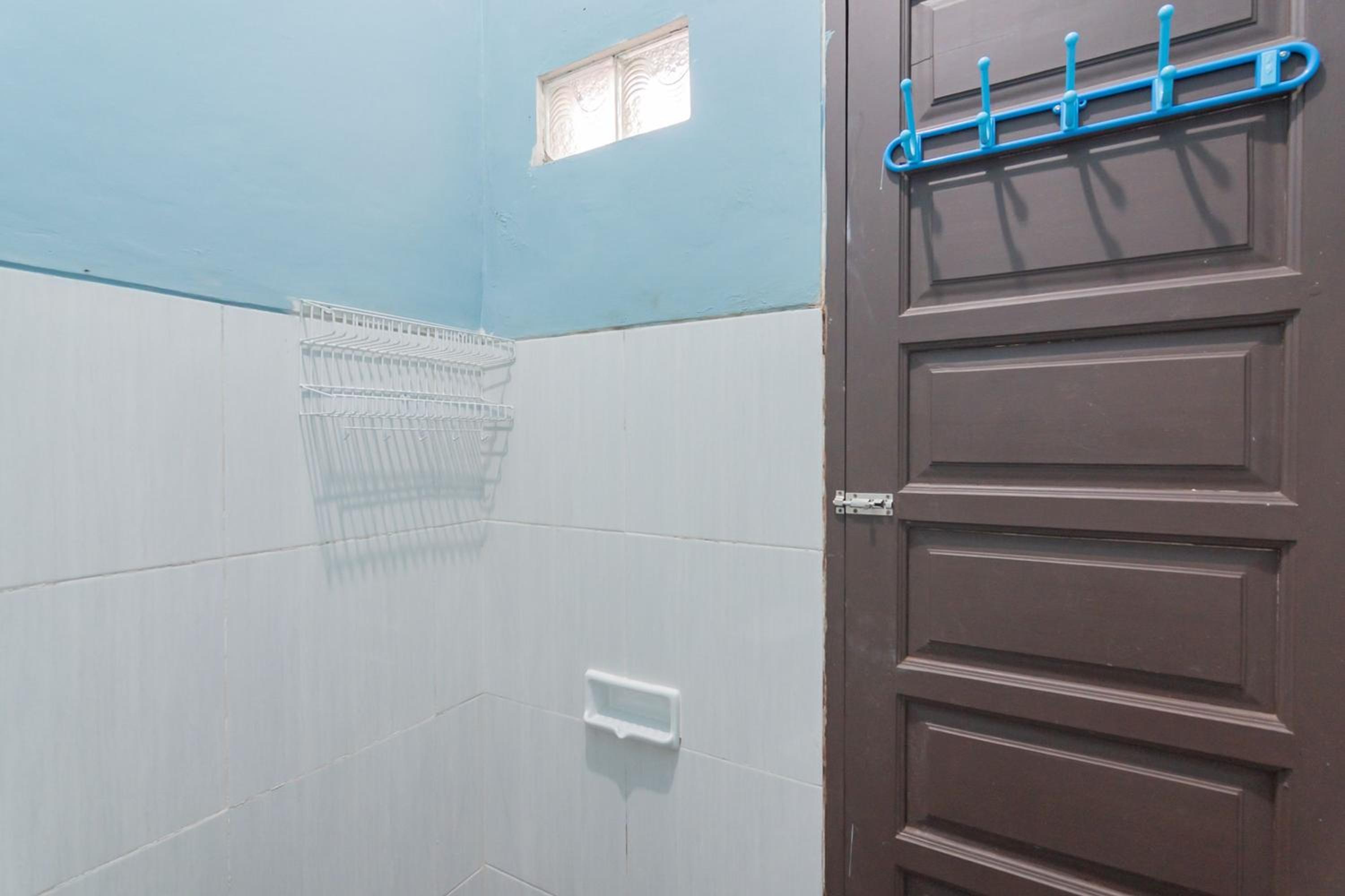 Standard Twin Room - Photo 3