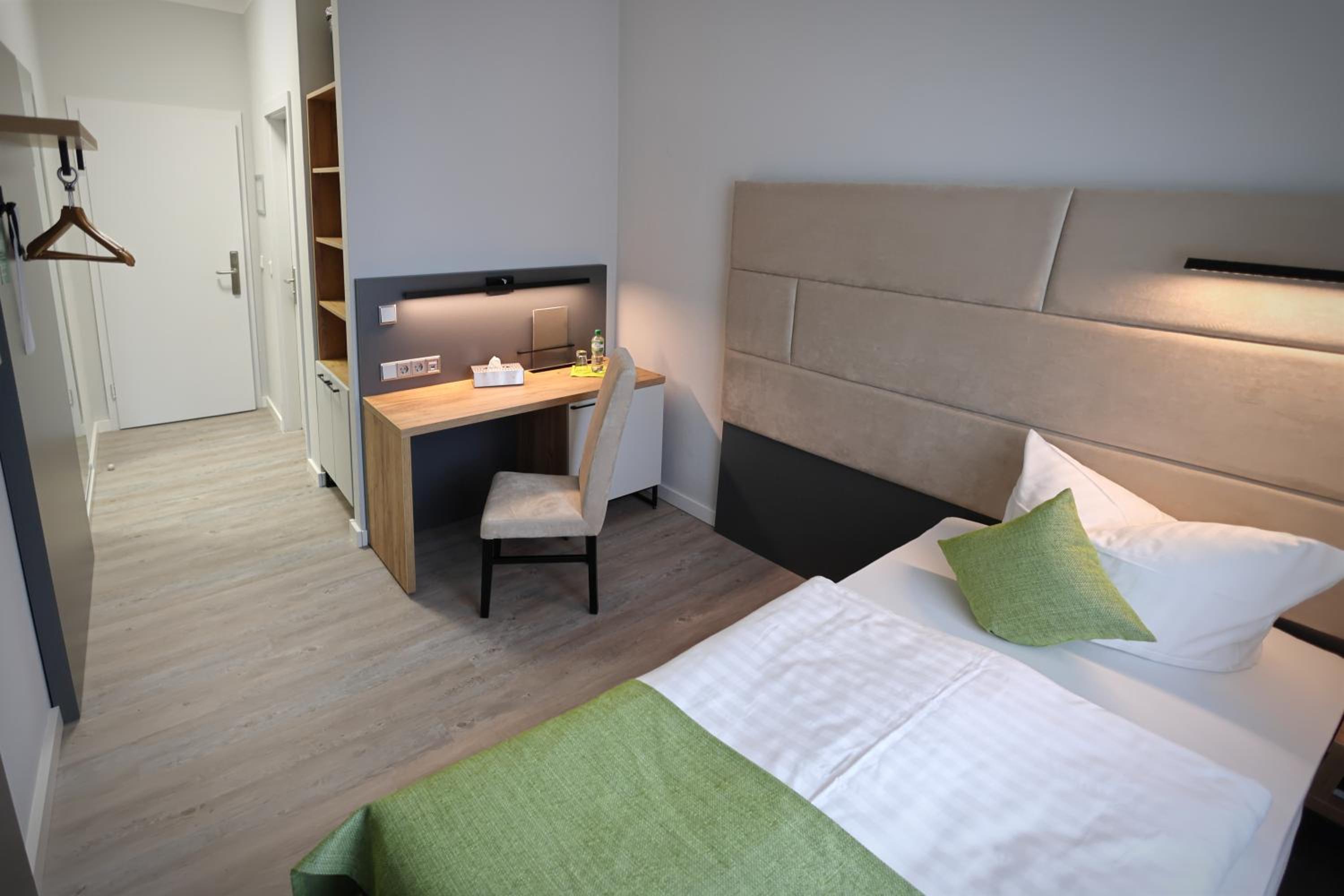 Single Room with Lake View photo 2