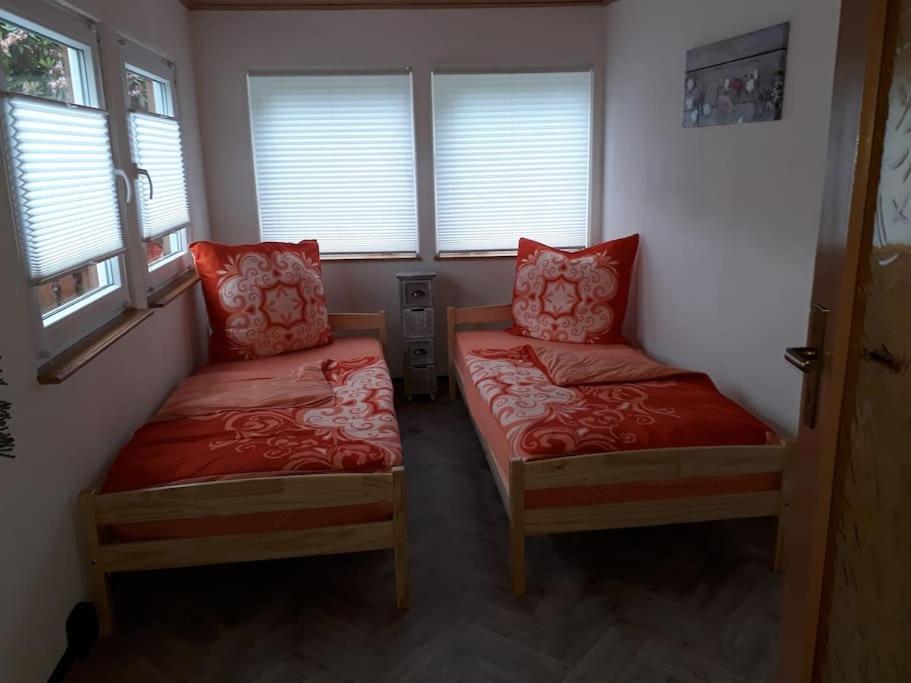 One-Bedroom House photo 1