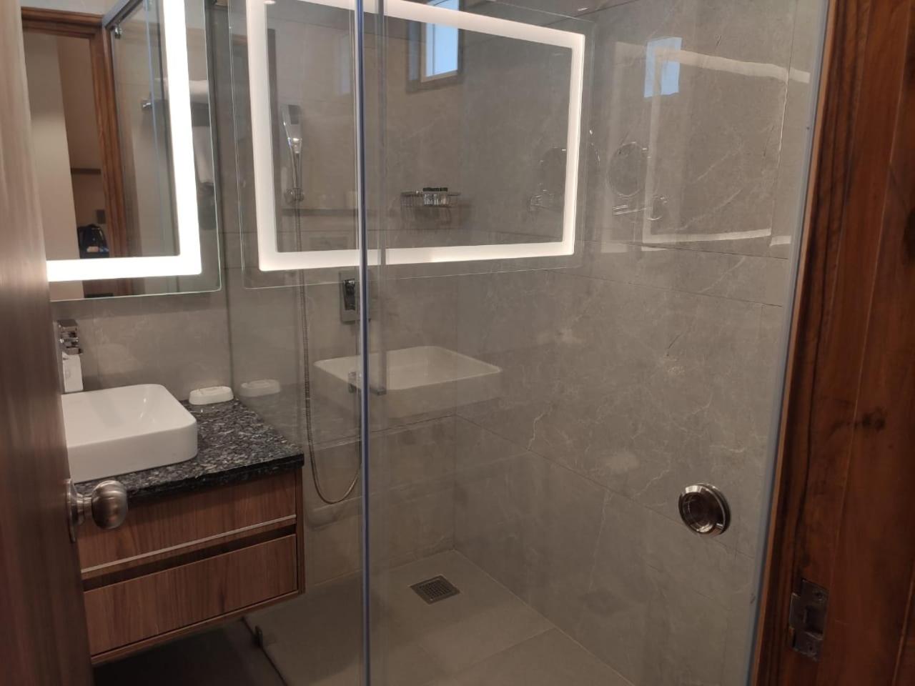 Deluxe Double Room with Balcony photo 2