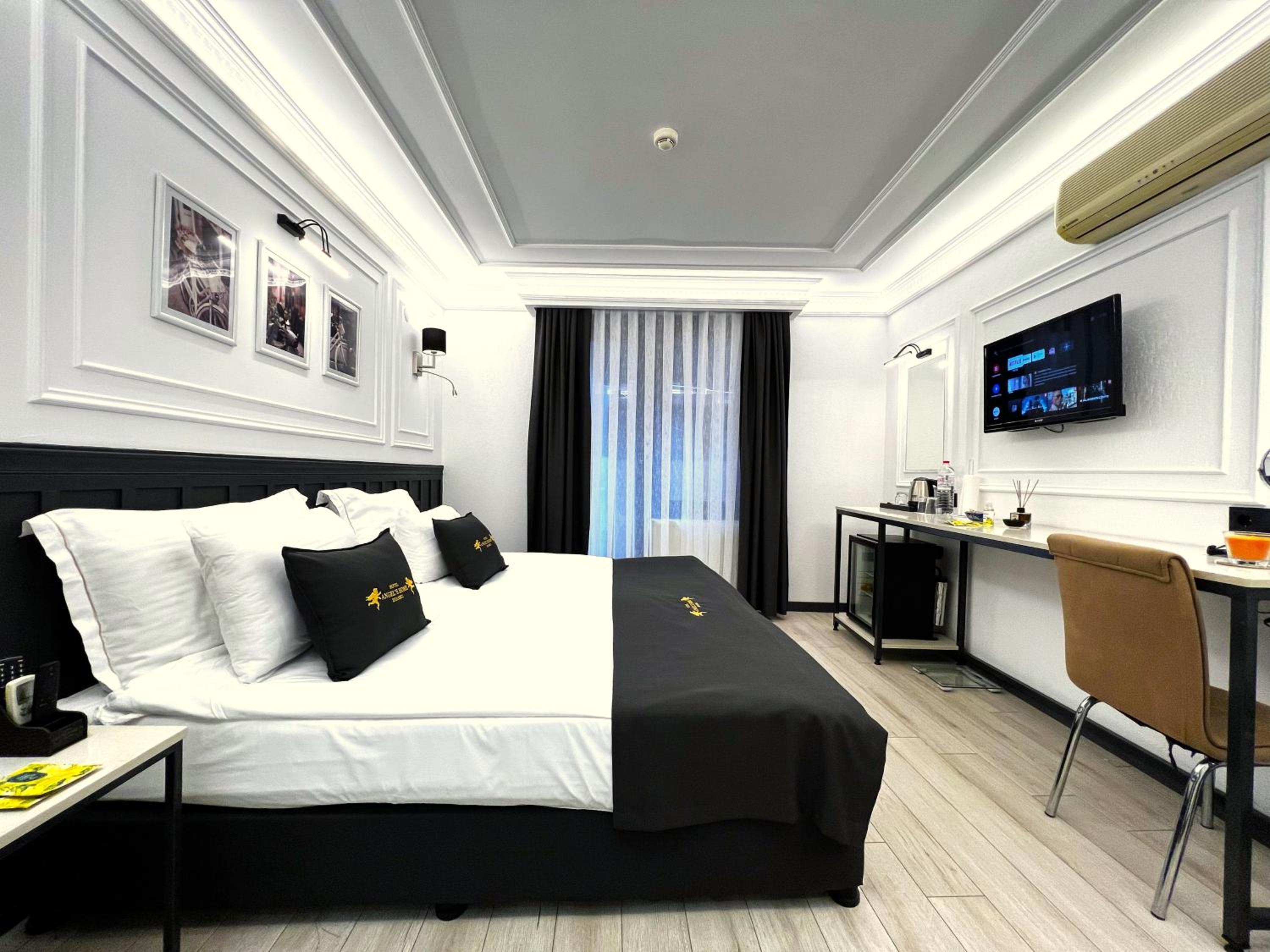Superior Double or Twin Room photo 2