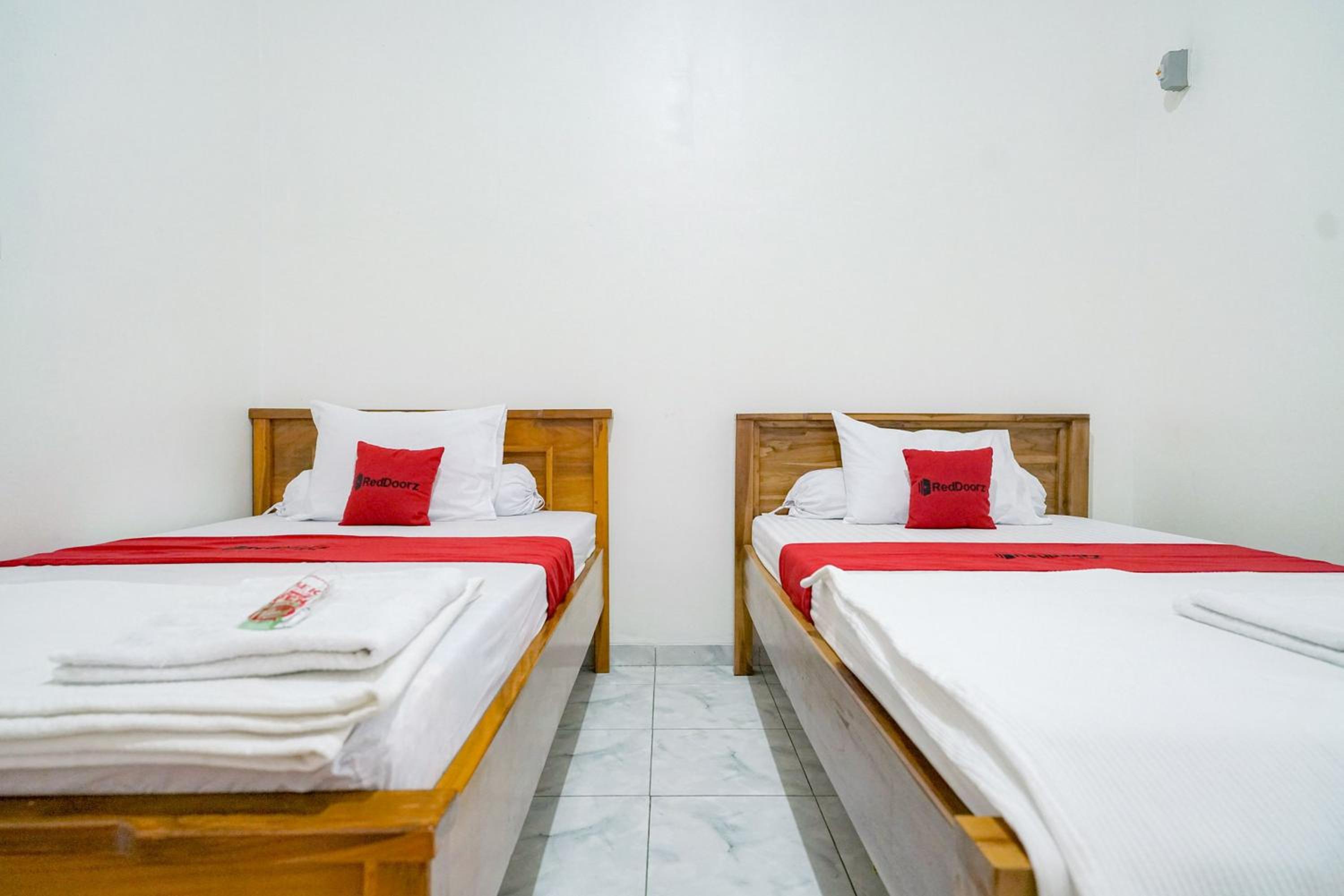 Standard Twin Room - Photo 5