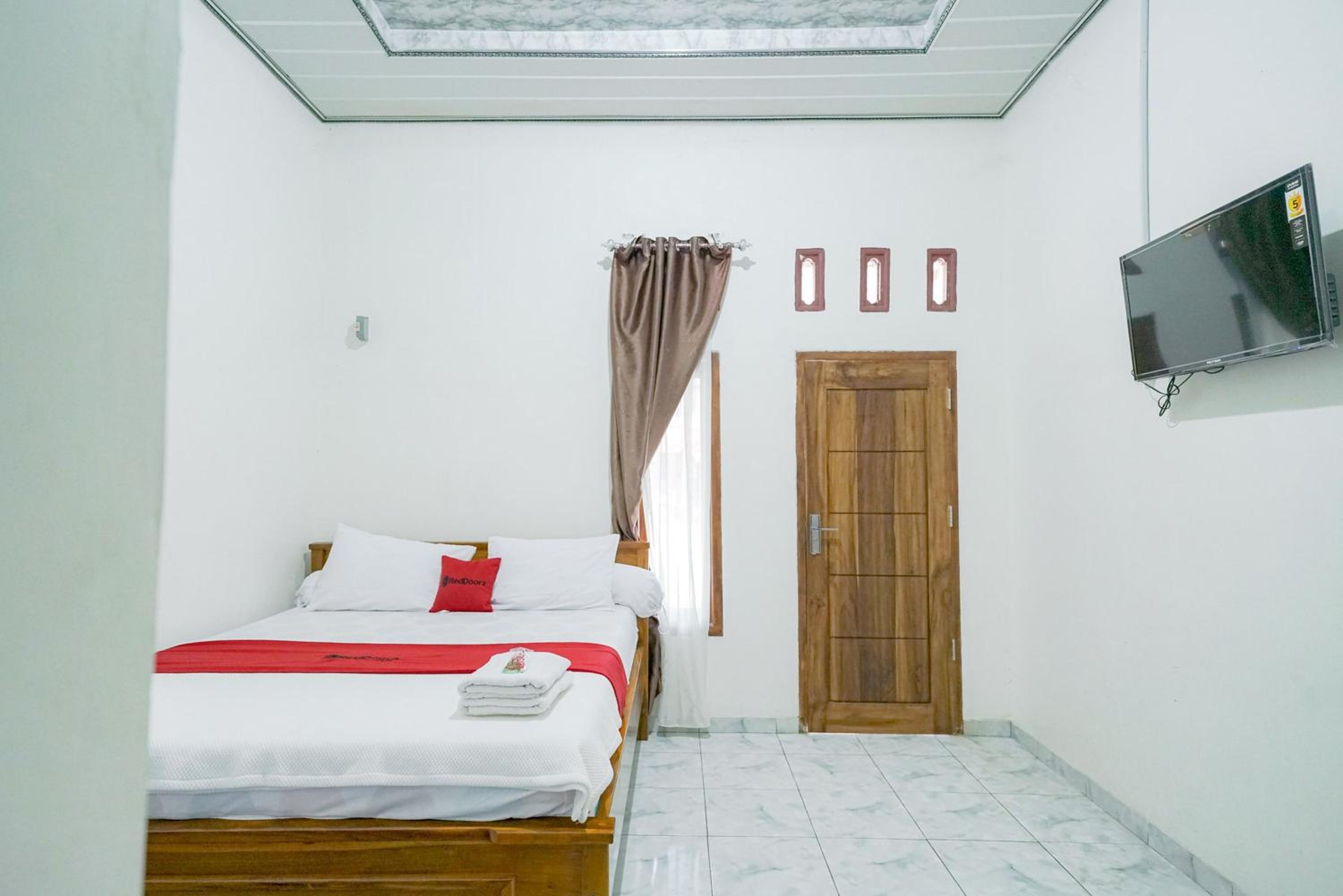 Standard Double Room - Photo 7