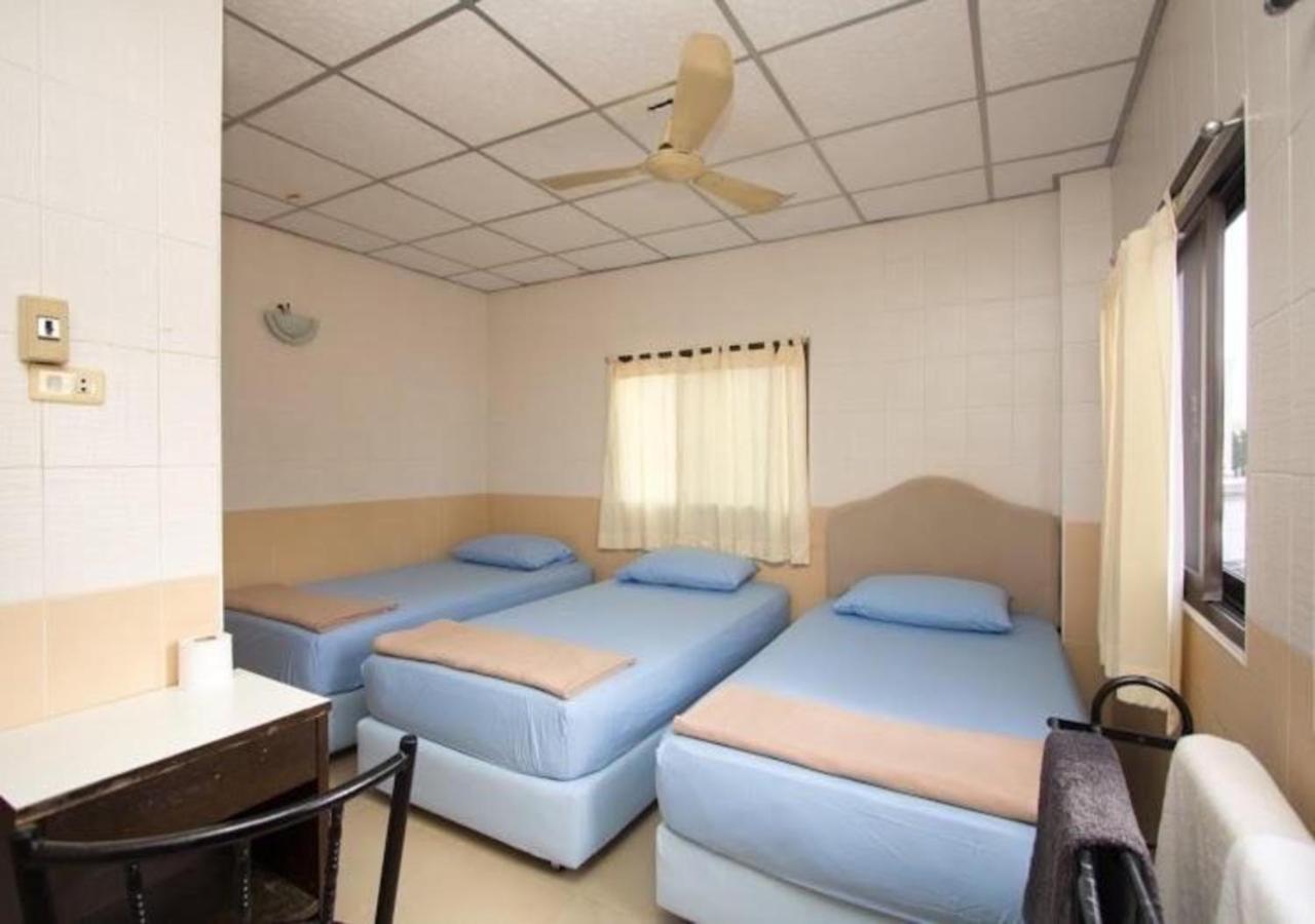 Triple Room with Private Bathroom photo 2