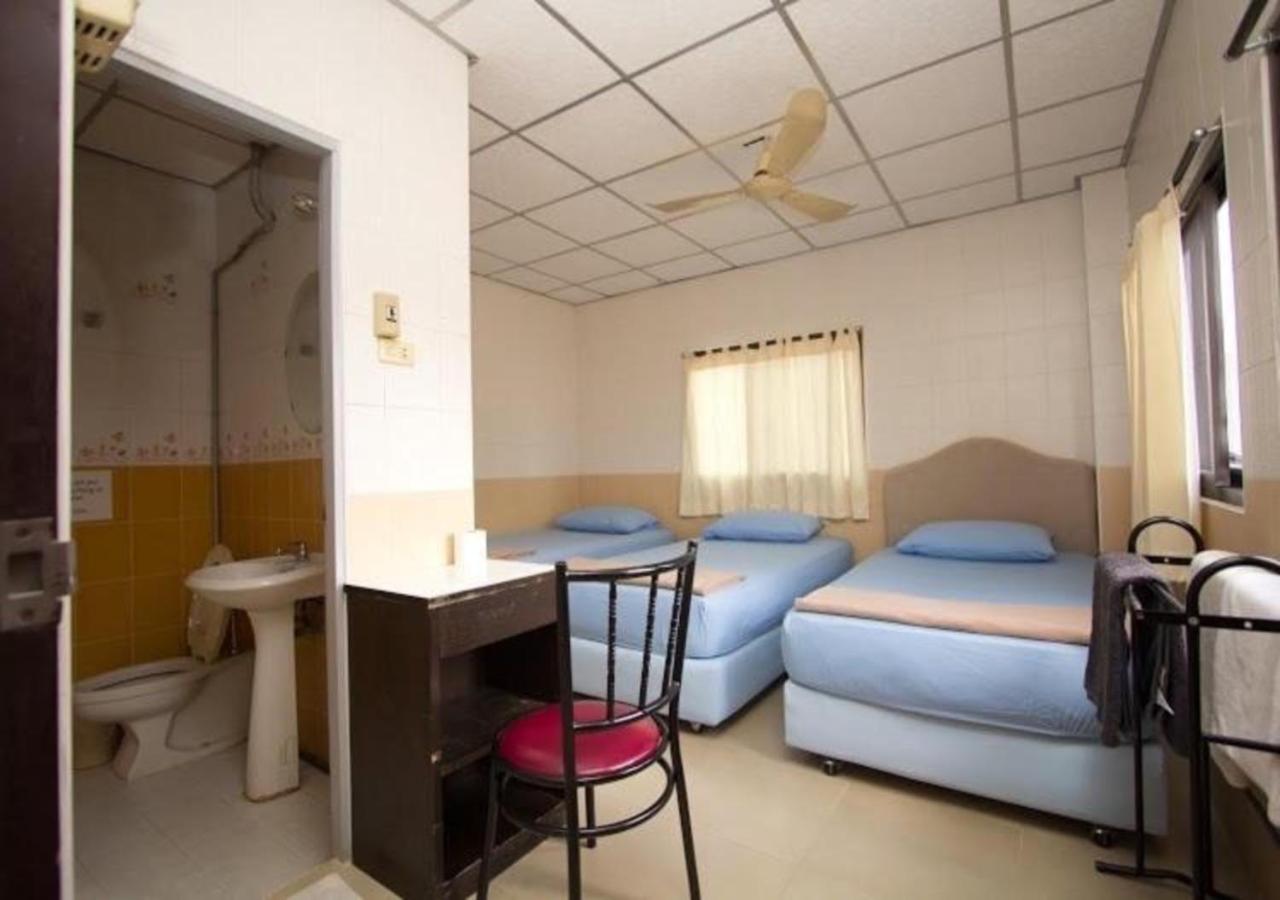 Triple Room with Private Bathroom photo 3