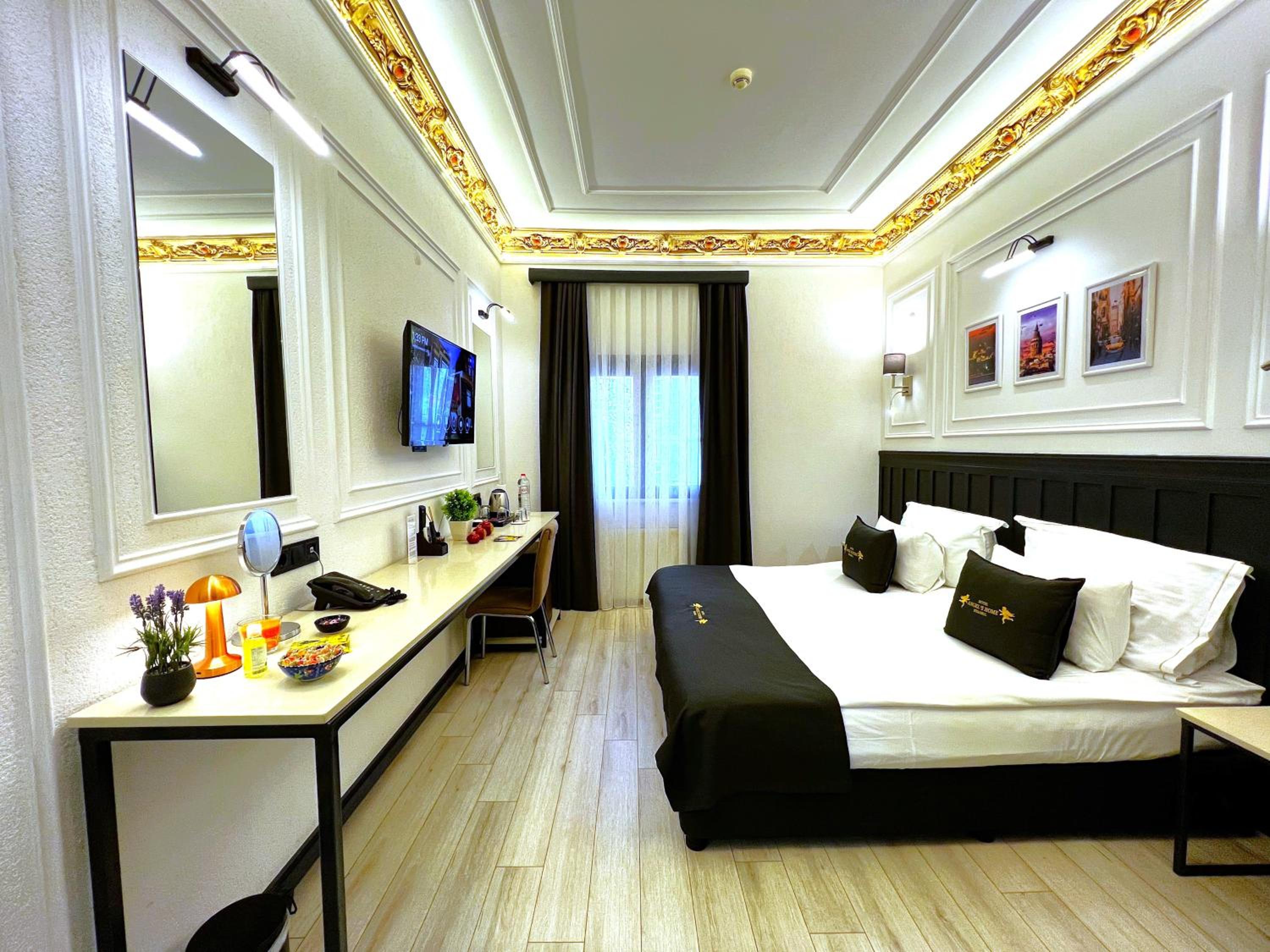 Superior Double or Twin Room photo 2