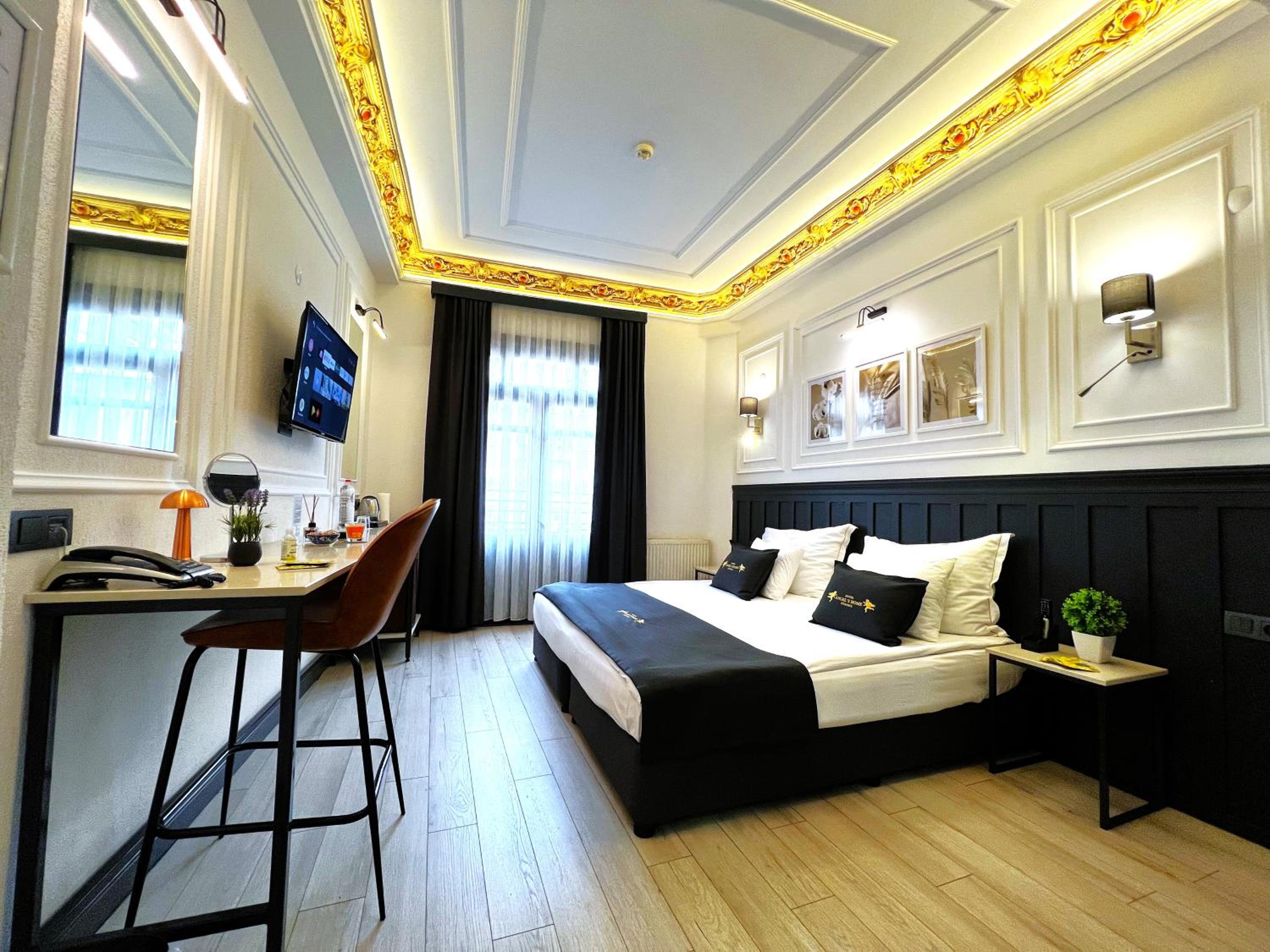 Superior Double or Twin Room photo 1
