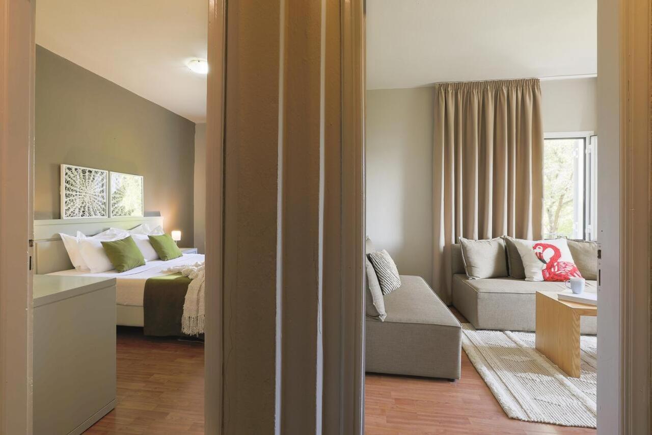 Suite with Pool View photo 3