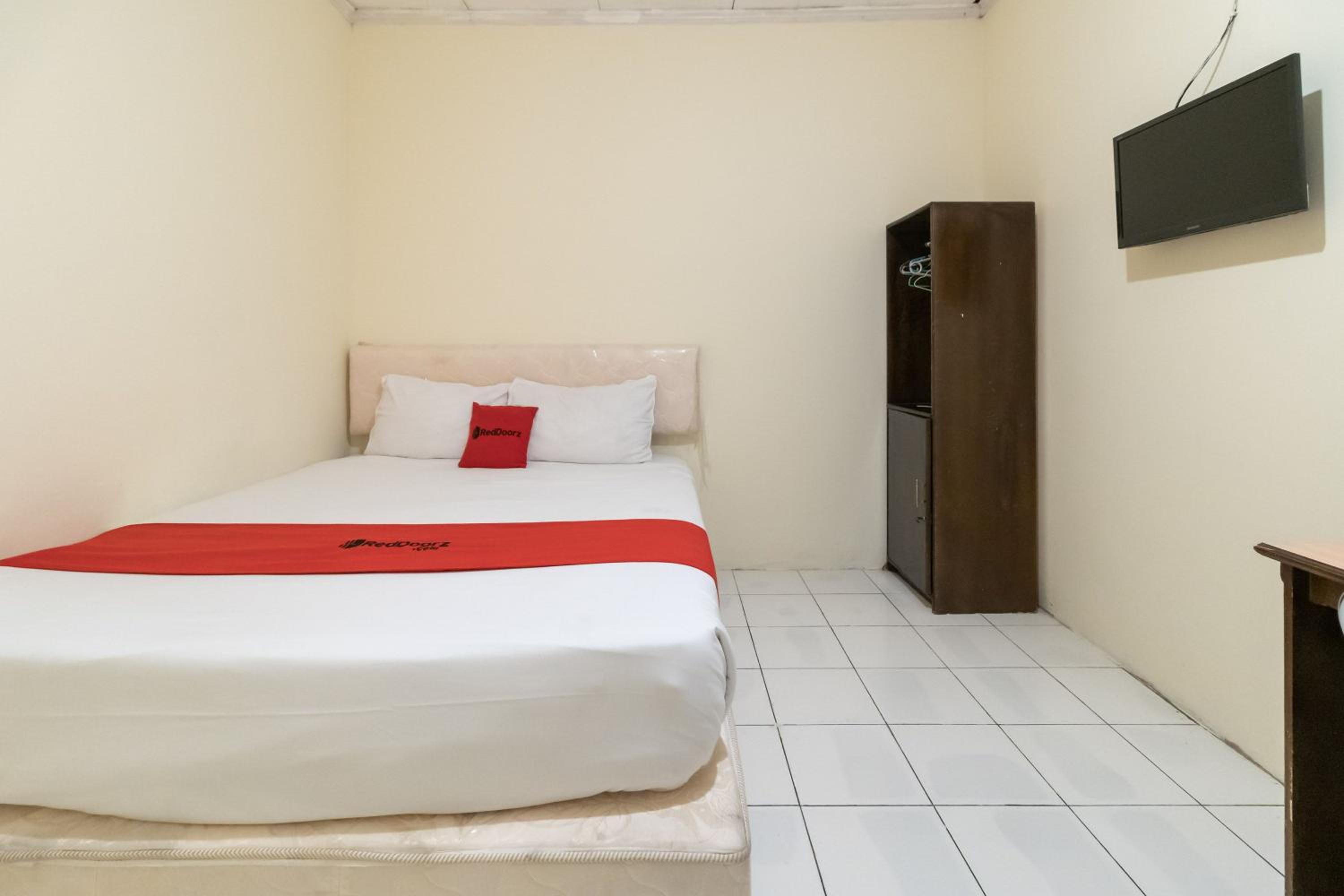 Budget Double Room photo 2
