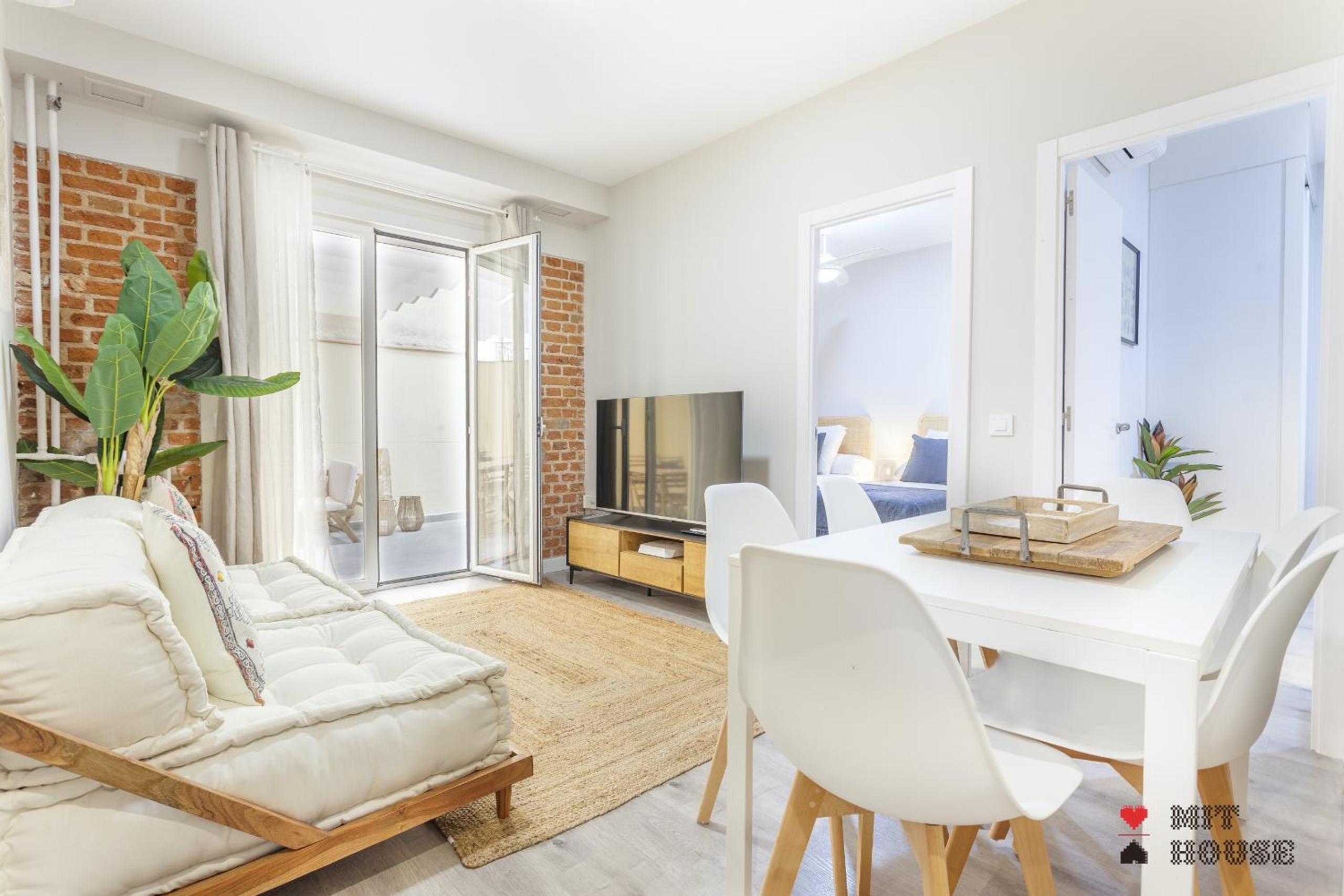 Tres habitaciones con diseño de terraza VI