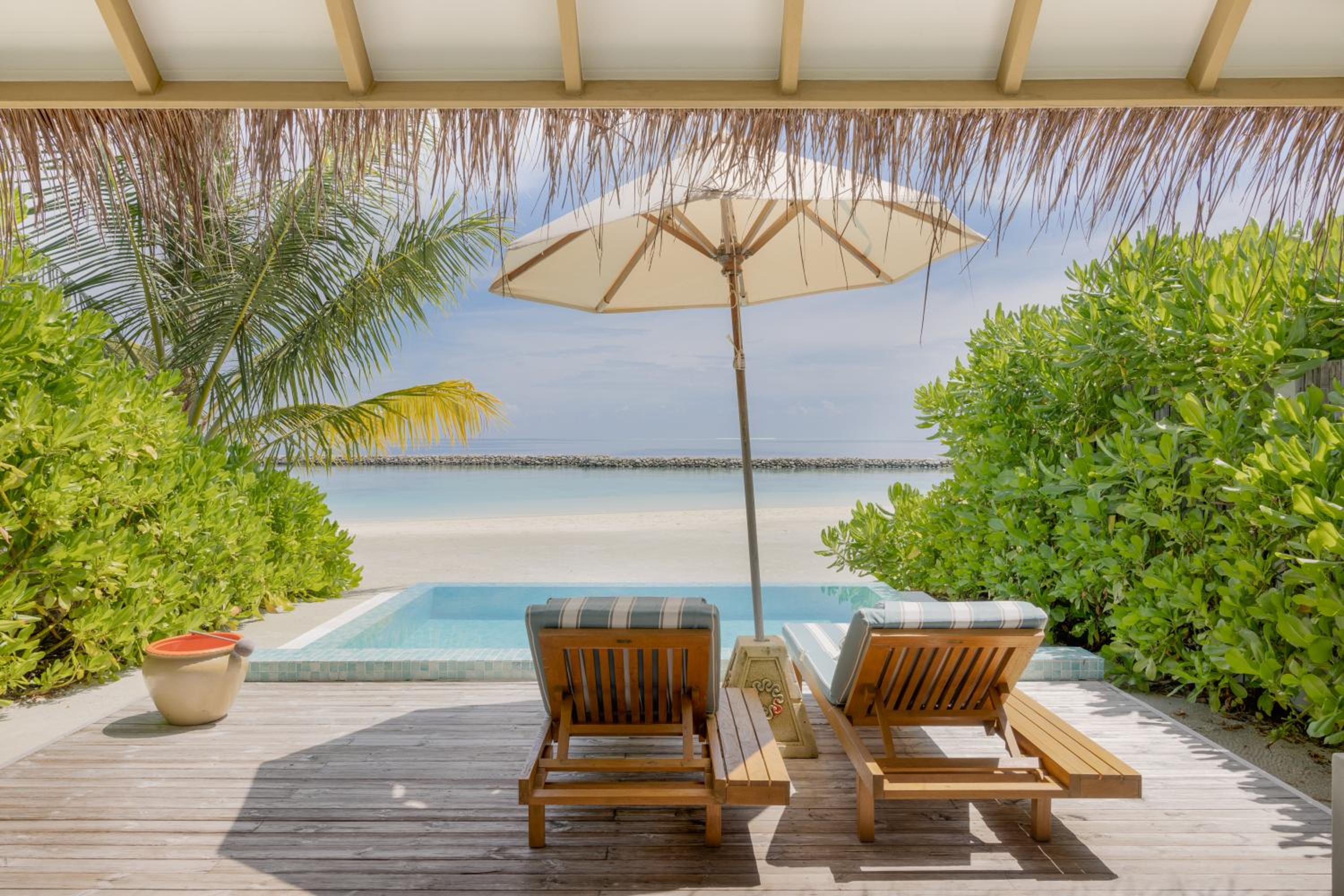 Family Beach Villa with Private Pool (Free seaplane for 2 pax with min 7-night stay - All Inclusive Meal Plan only) - Photo 11