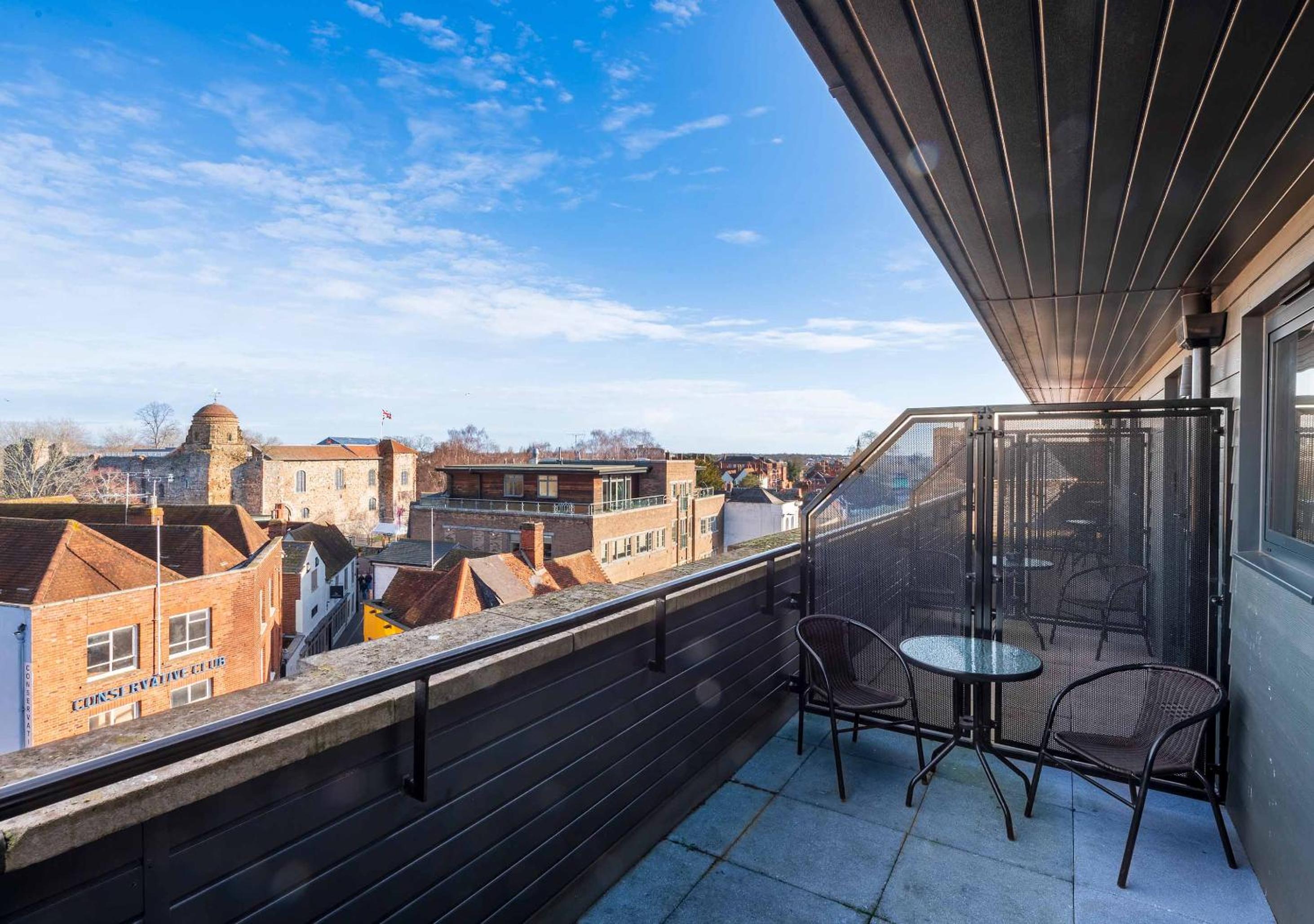 Deluxe Double Room with Balcony - Photo 3