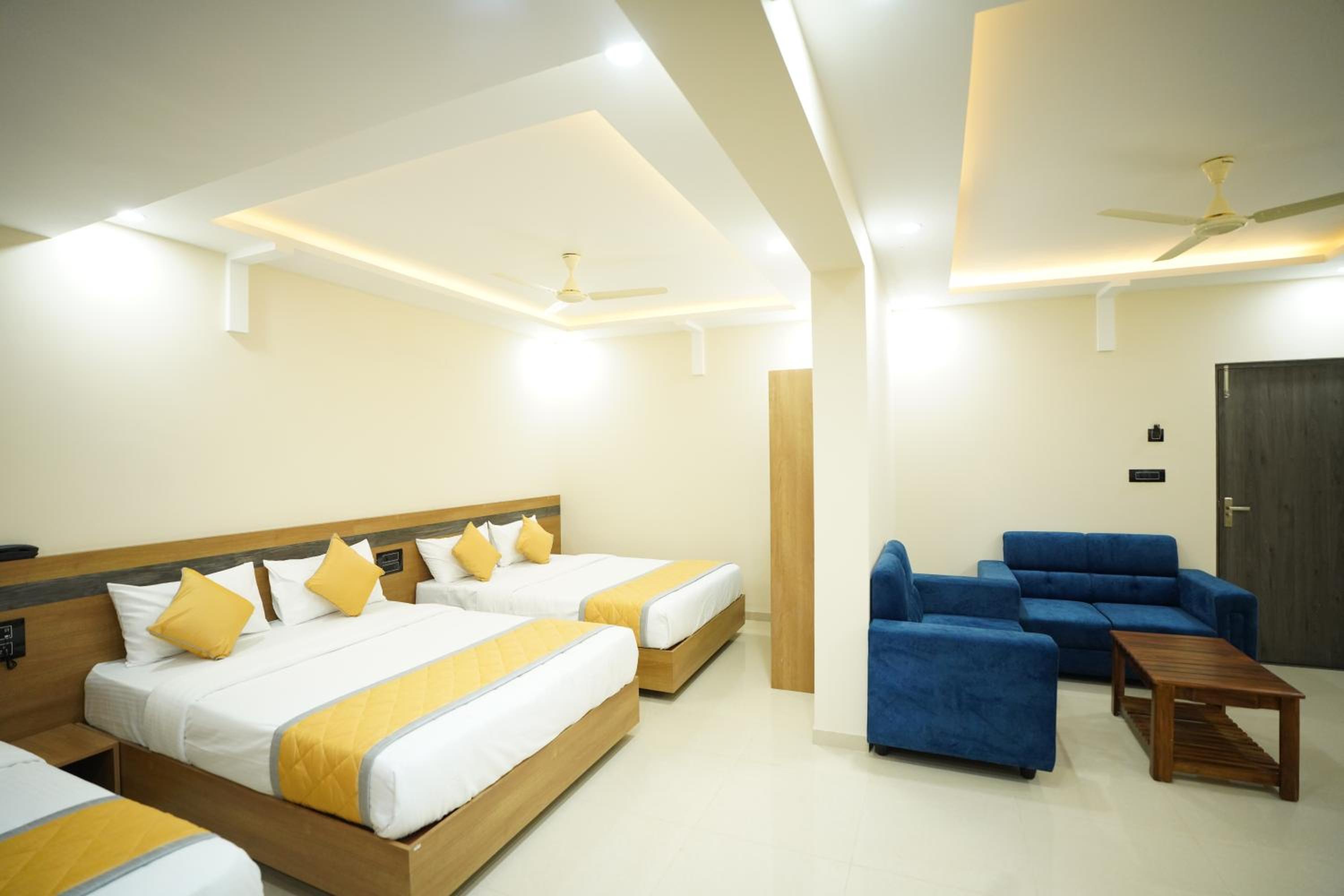 Deluxe Family Room