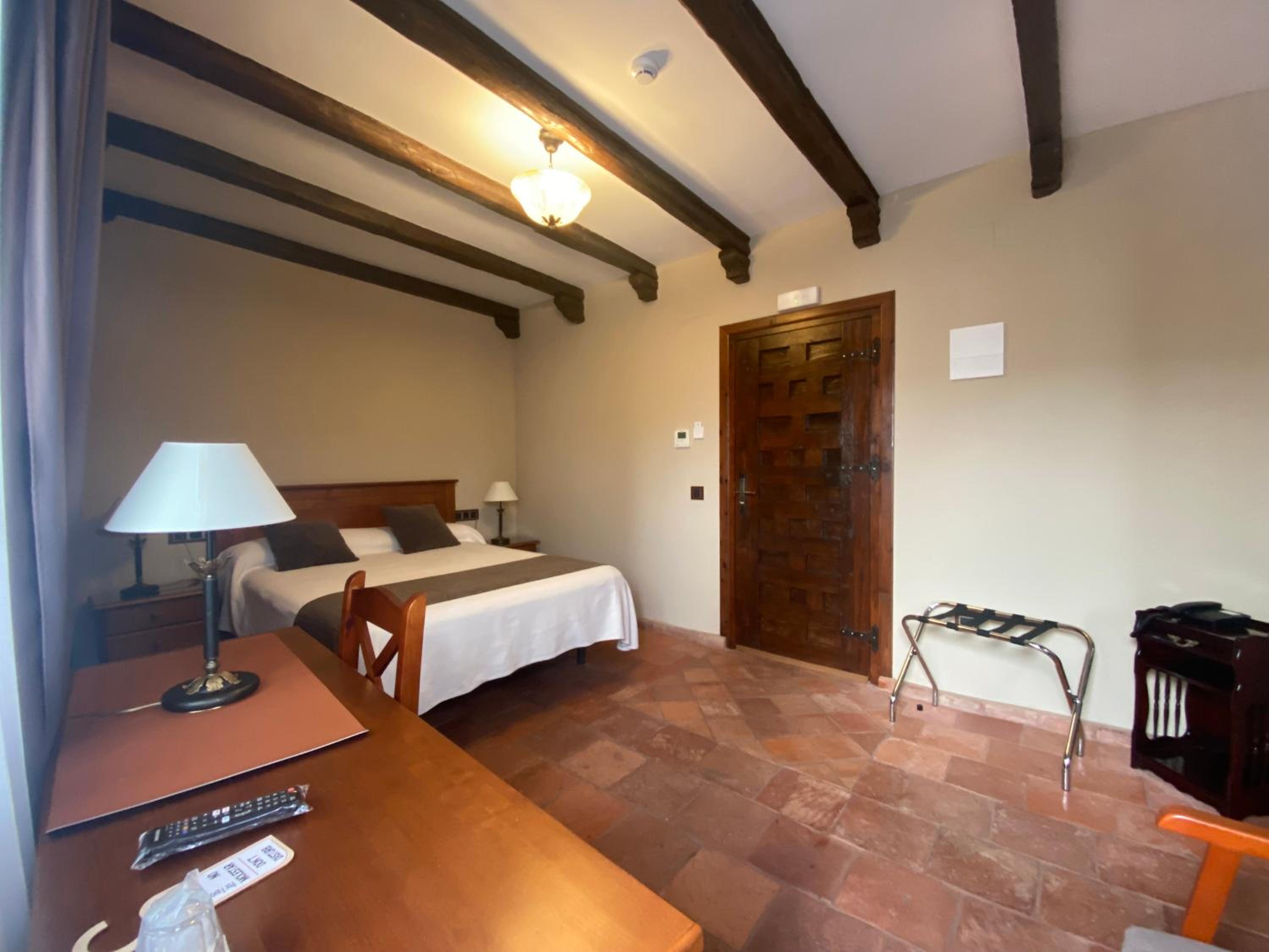 Double Room with Terrace - Photo 4