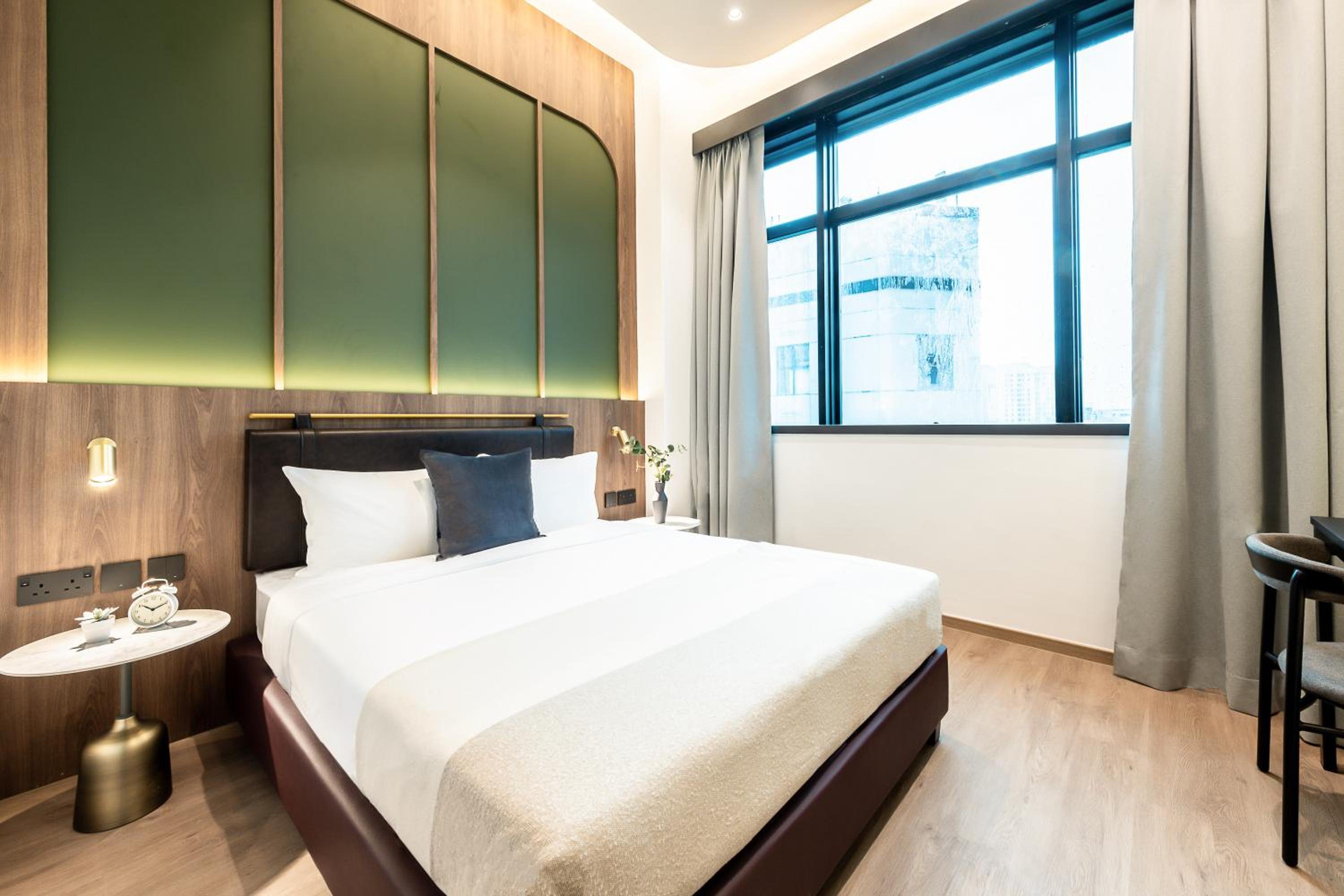 Deluxe Queen Room