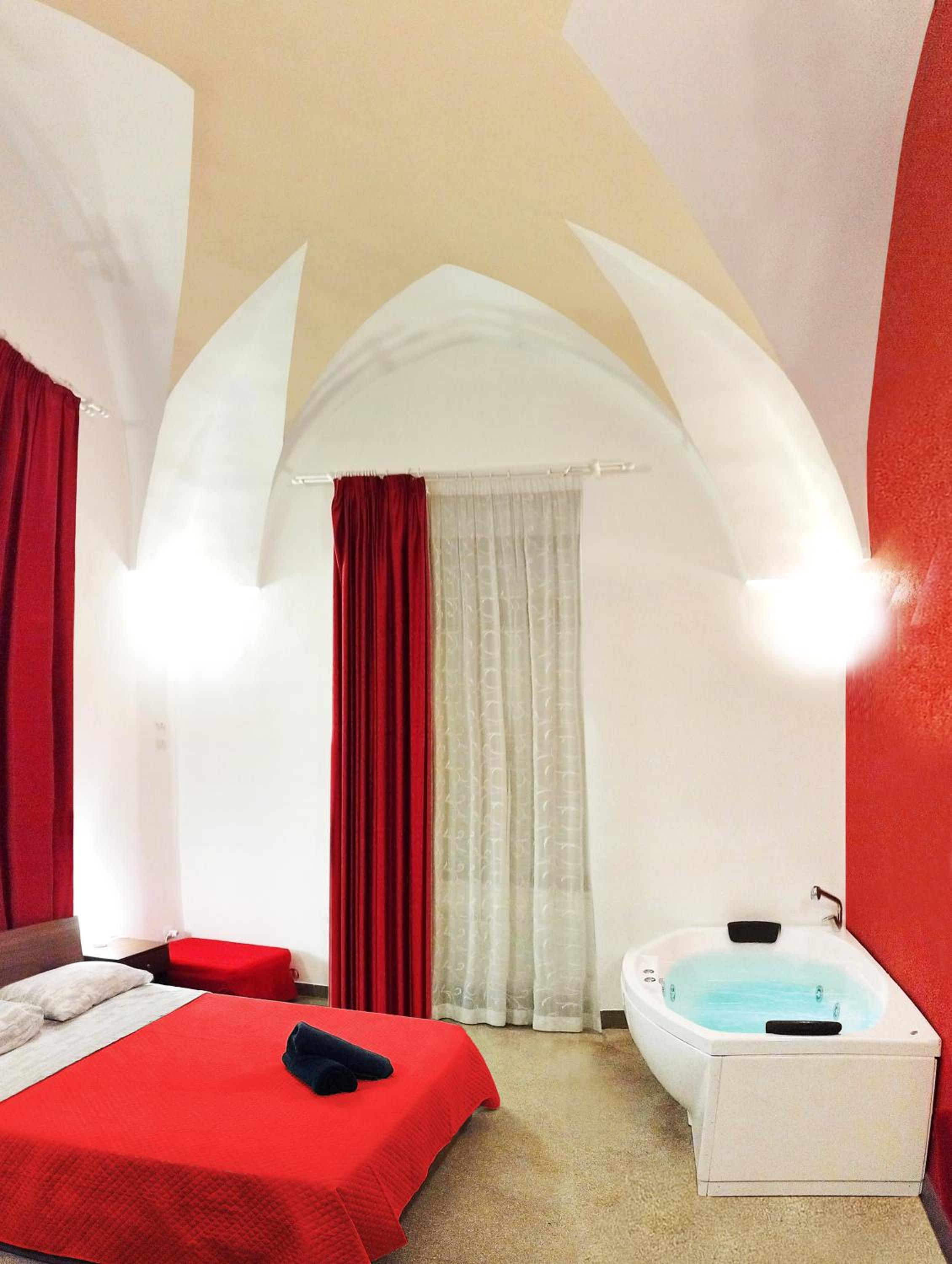 Suite with Hot Tub