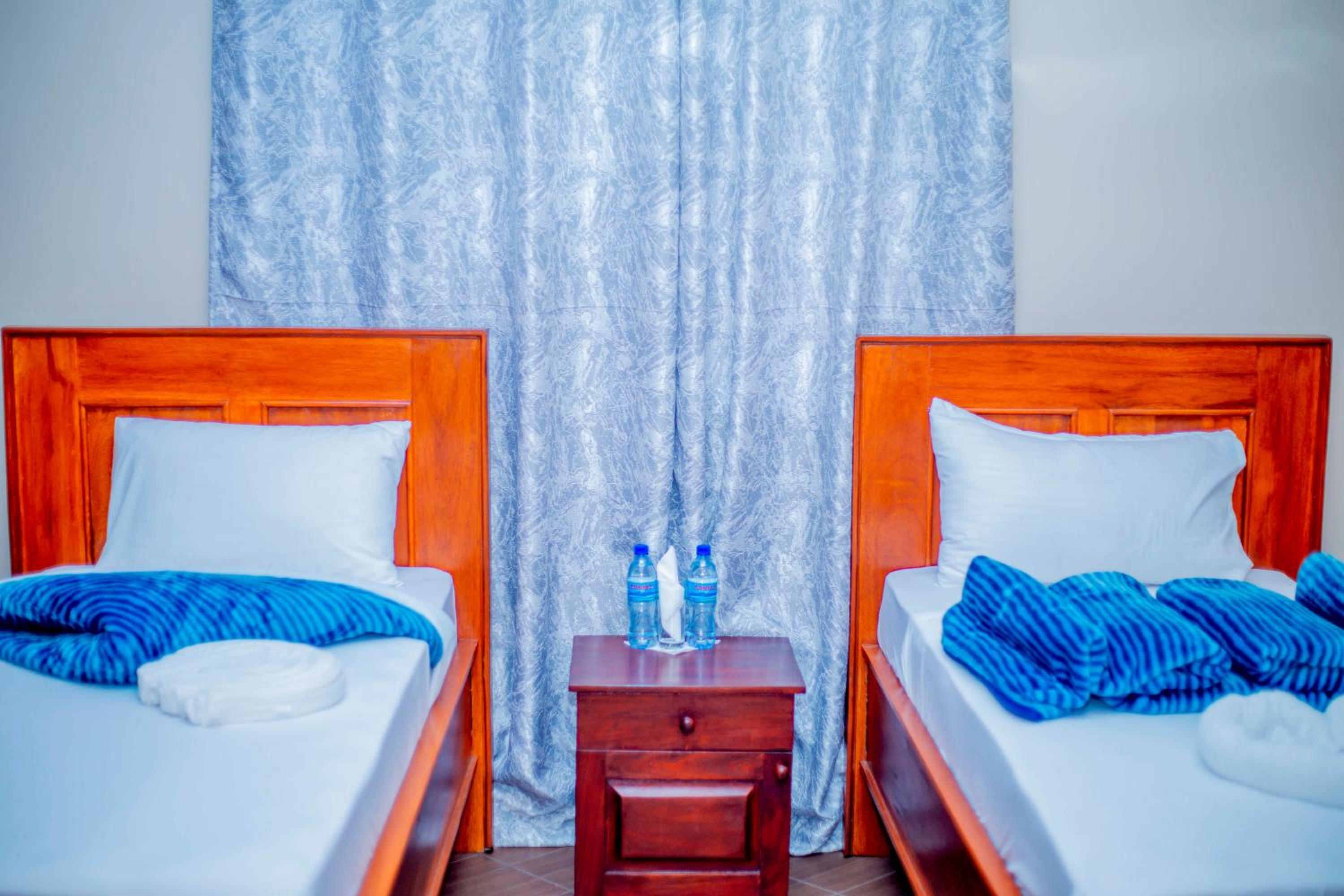 Standard Twin Room photo 3