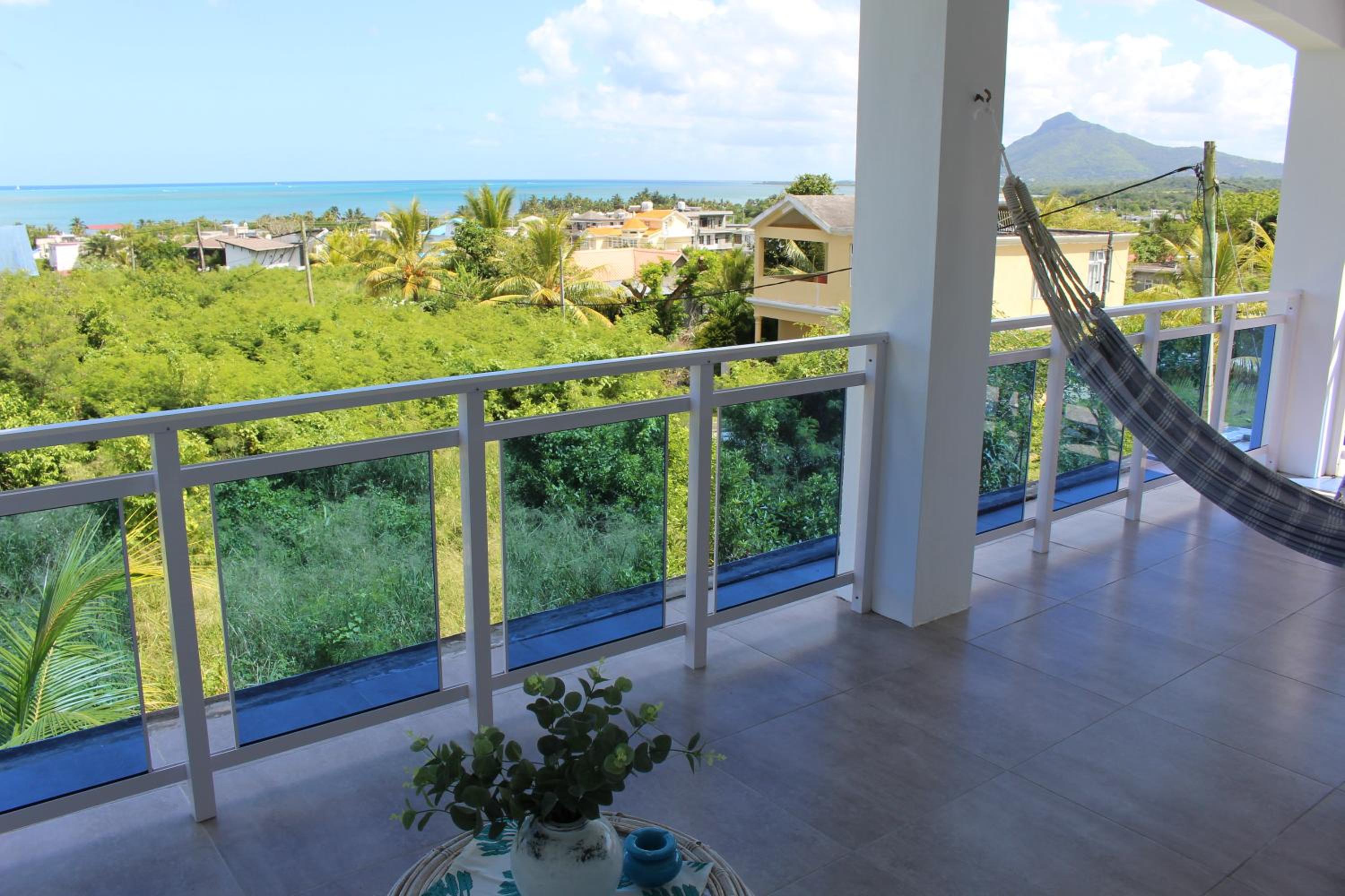 Apartment with Sea View photo 3