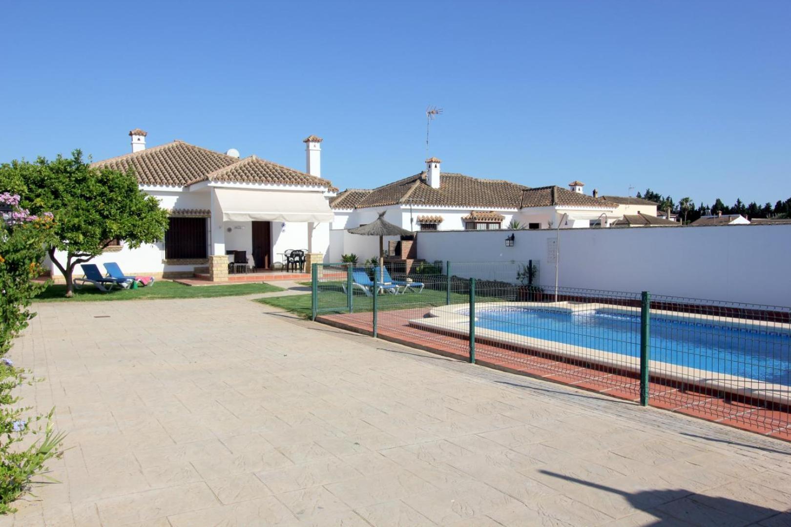Four-Bedroom House photo 2