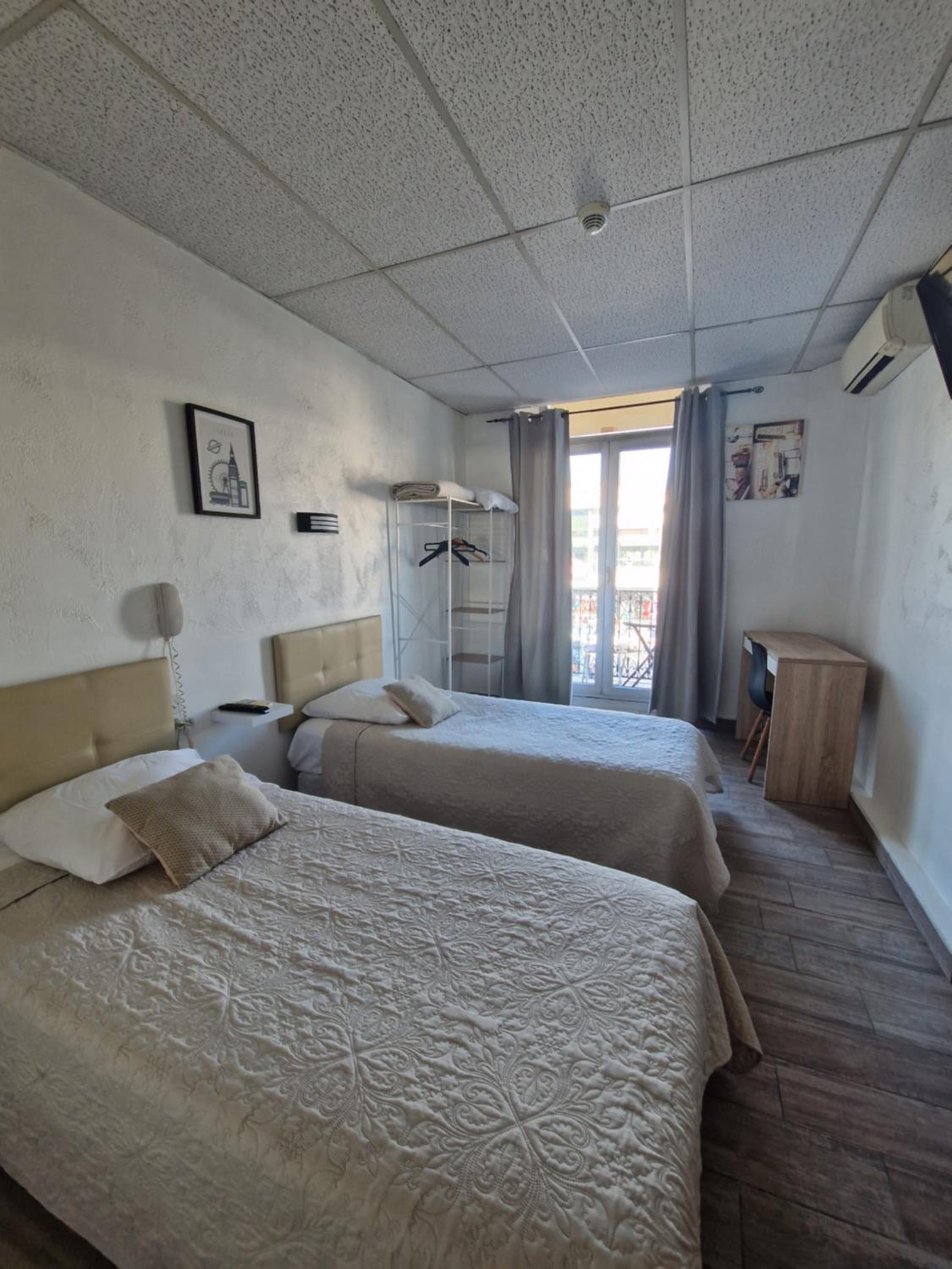 Comfort Twin Room